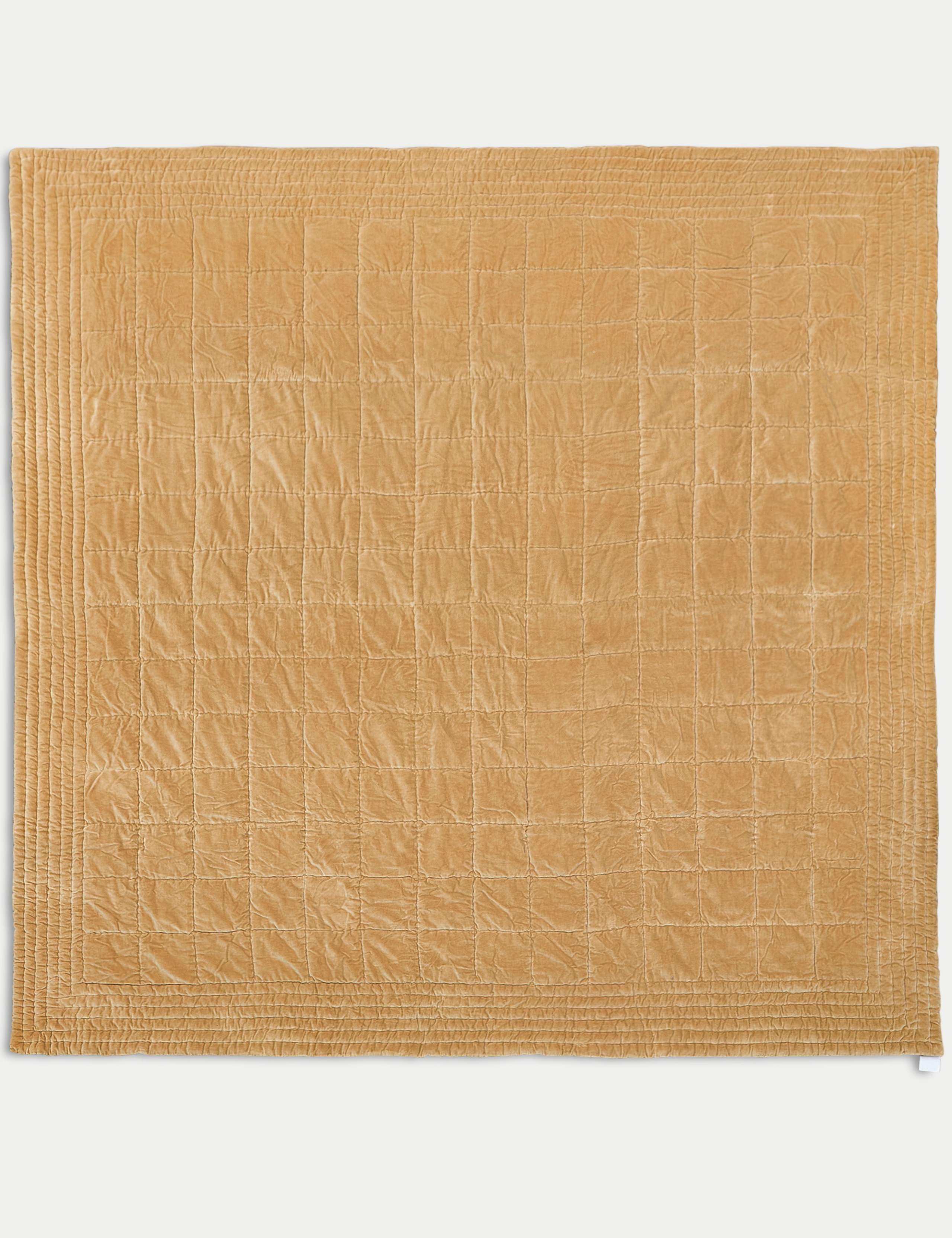 Cotton Velvet Quilted Bedspread 2 of 3