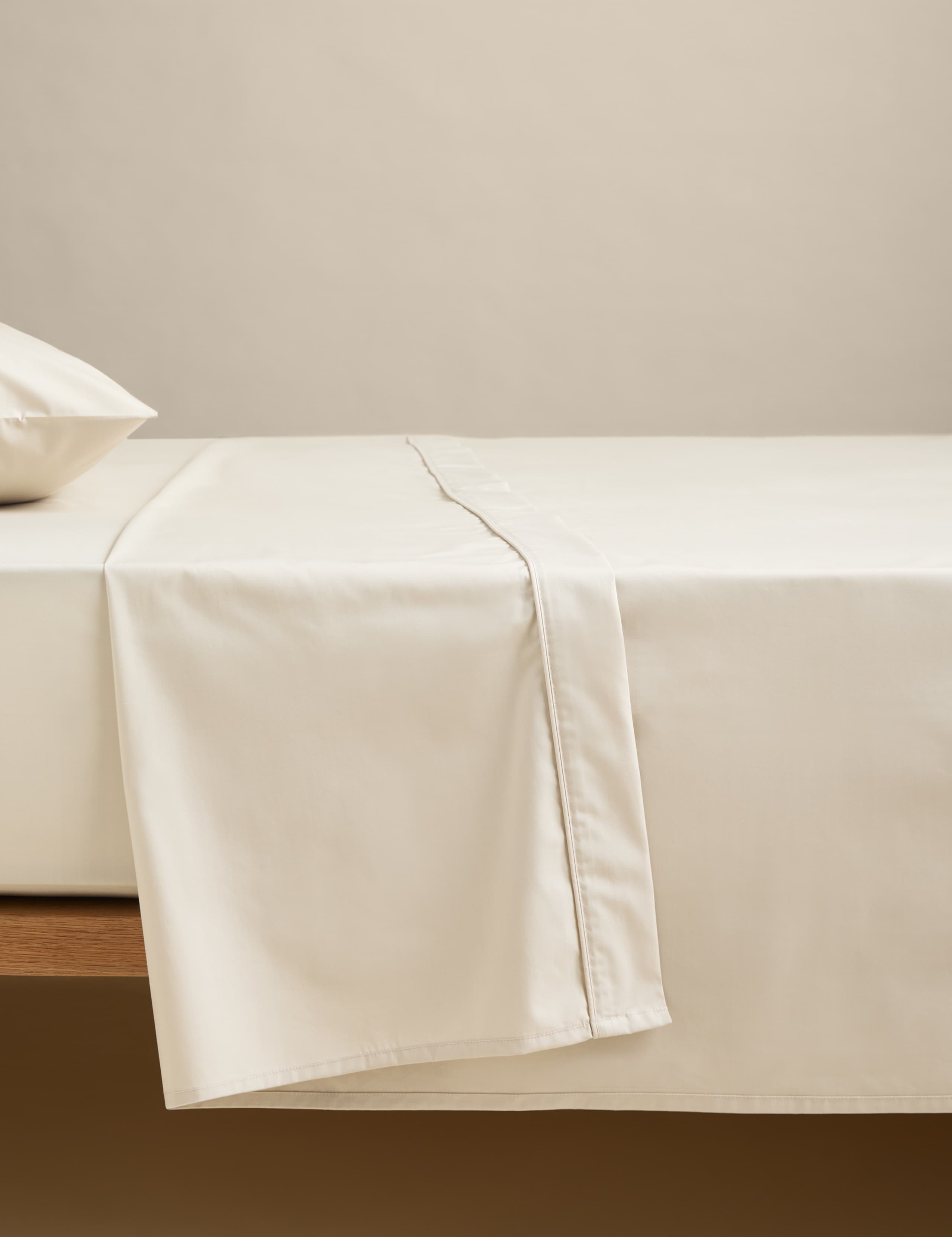 Egyptian Cotton 230 Thread Count Crisp Flat Sheet 1 of 2