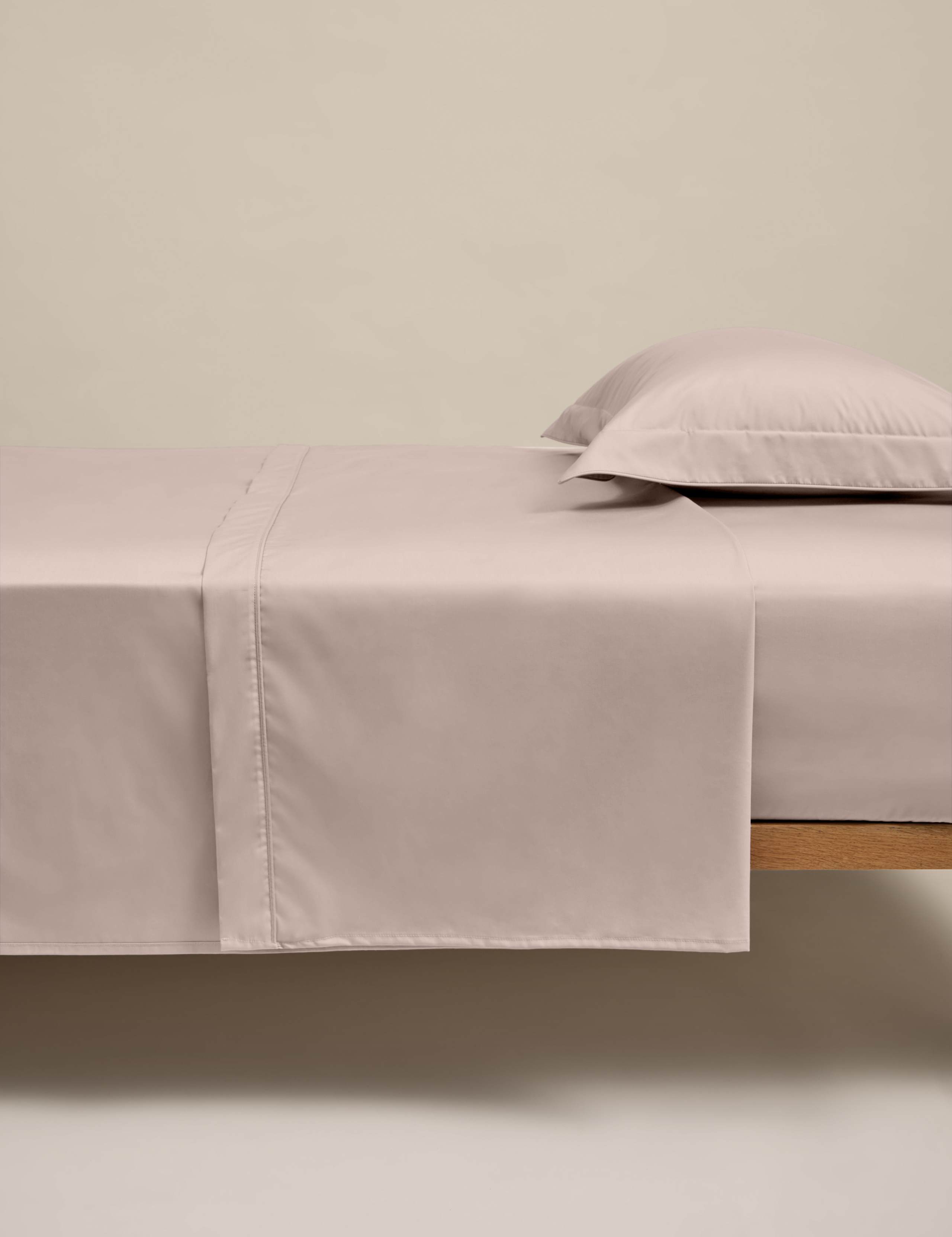 Egyptian Cotton 230 Thread Count Crisp Flat Sheet 1 of 2