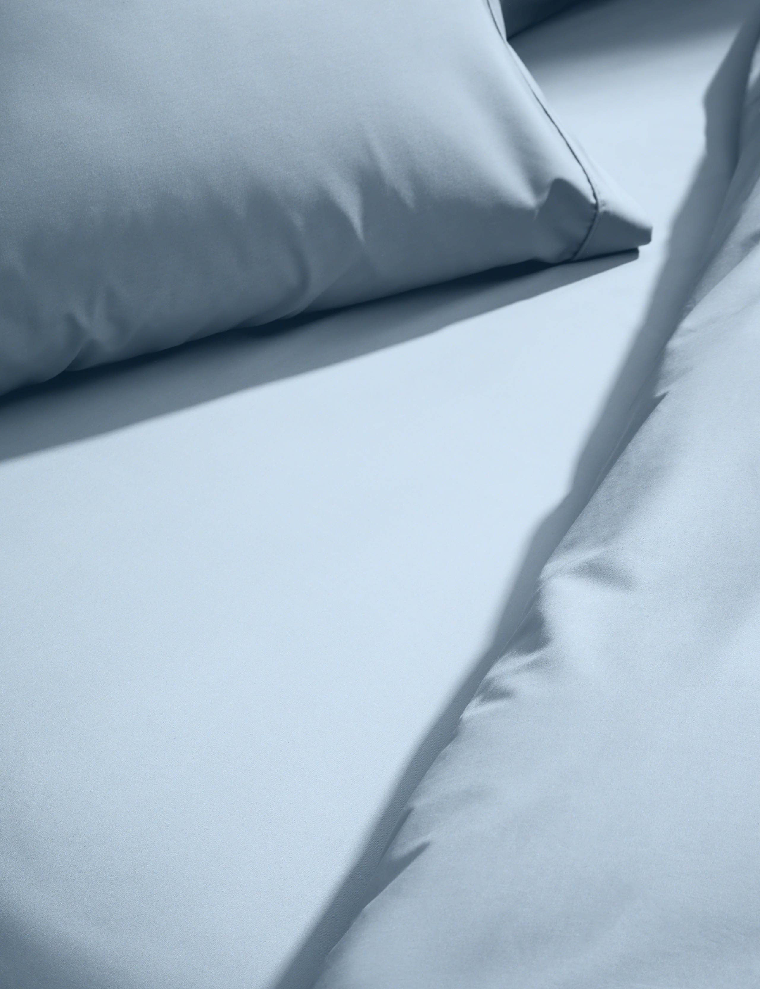 Egyptian Cotton 230 Thread Count Crisp Deeper Fitted Sheet 1 of 3