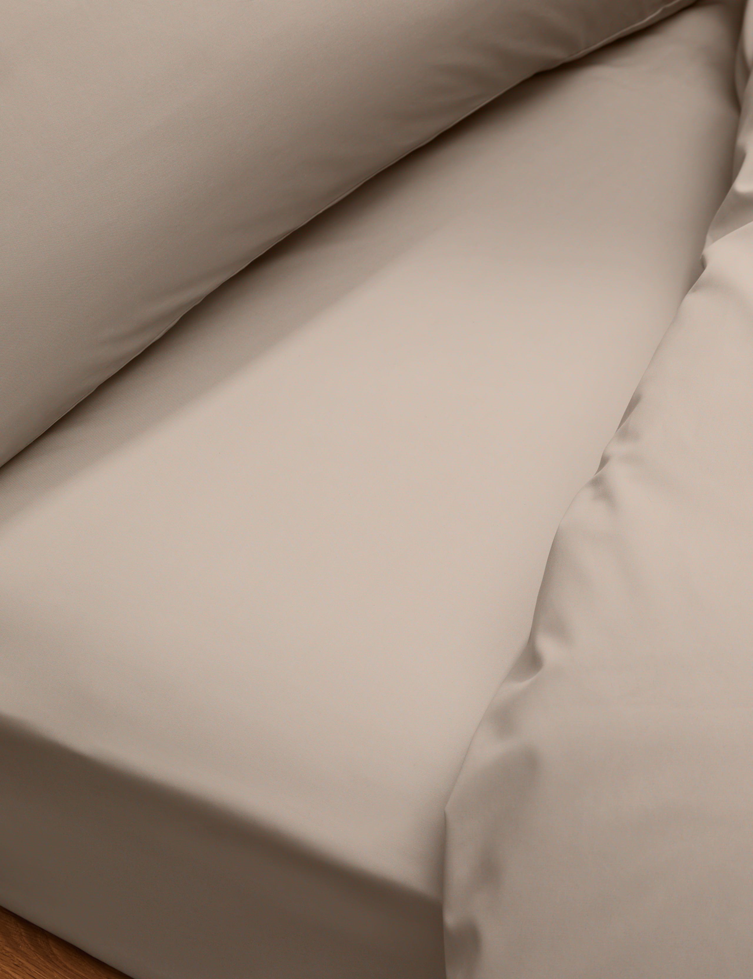 Egyptian Cotton 230 Thread Count Crisp Deeper Fitted Sheet 1 of 3