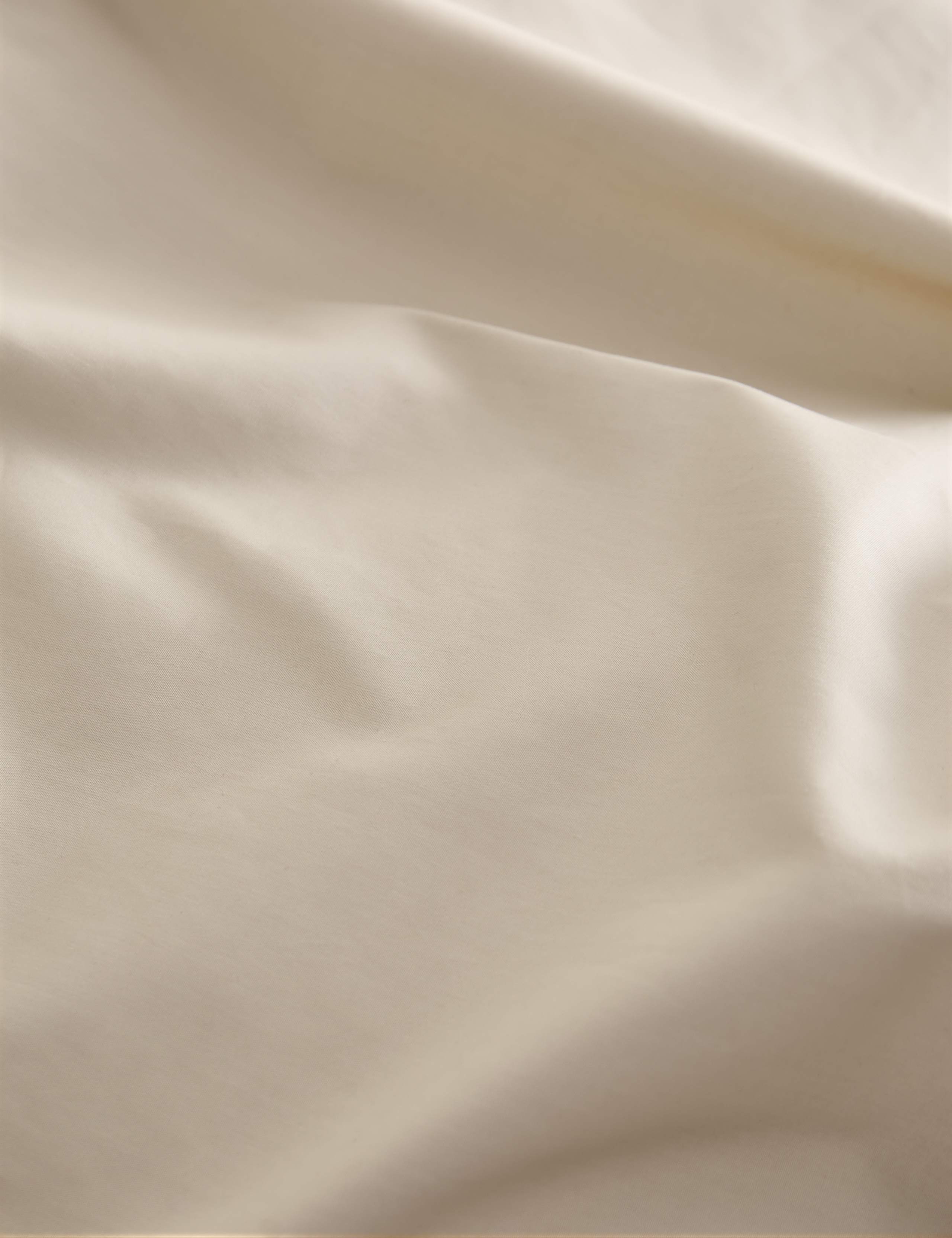 Egyptian Cotton 230 Thread Count Crisp Extra Deep Fitted Sheet 2 of 3