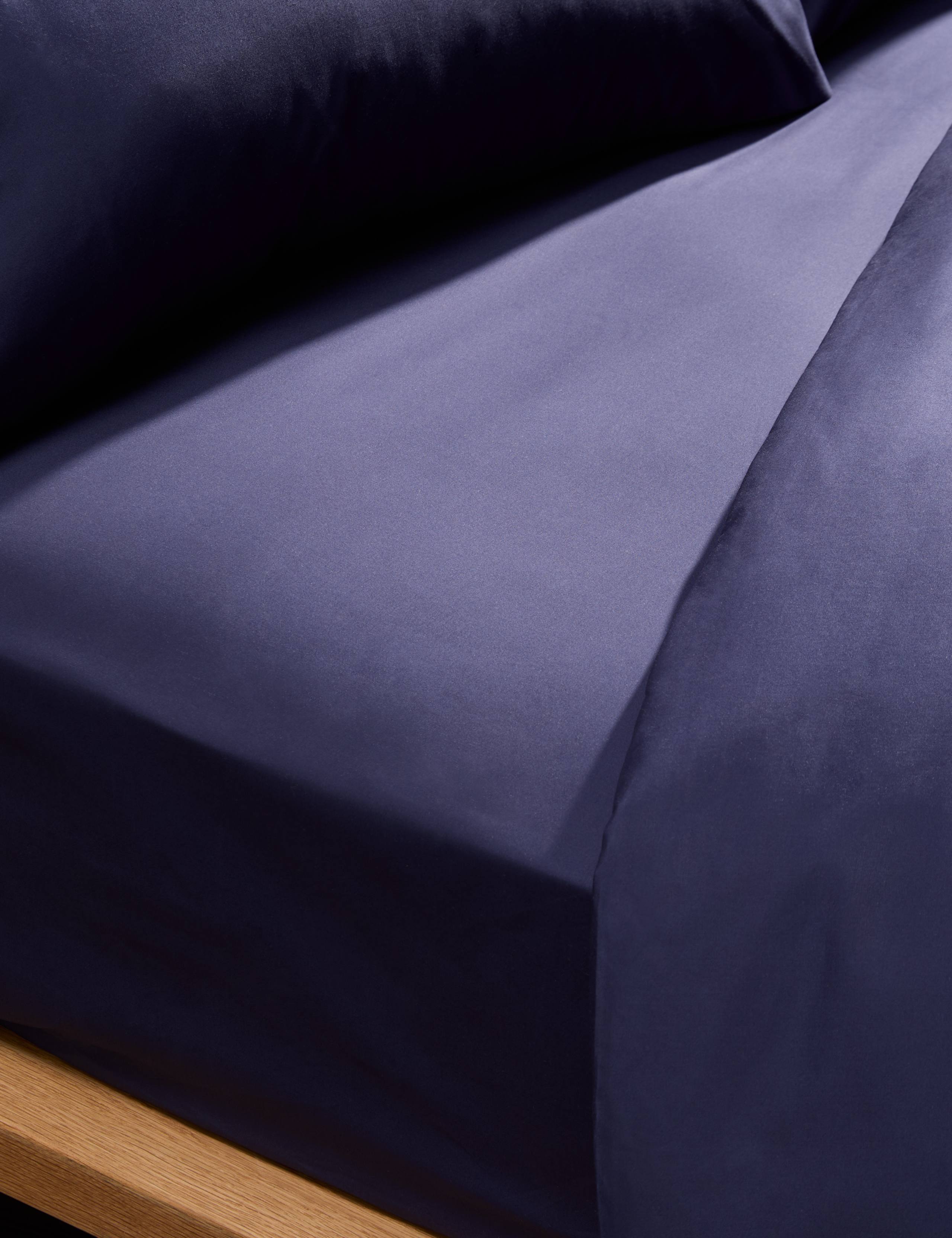 Egyptian Cotton 230 Thread Count Crisp Extra Deep Fitted Sheet 1 of 3
