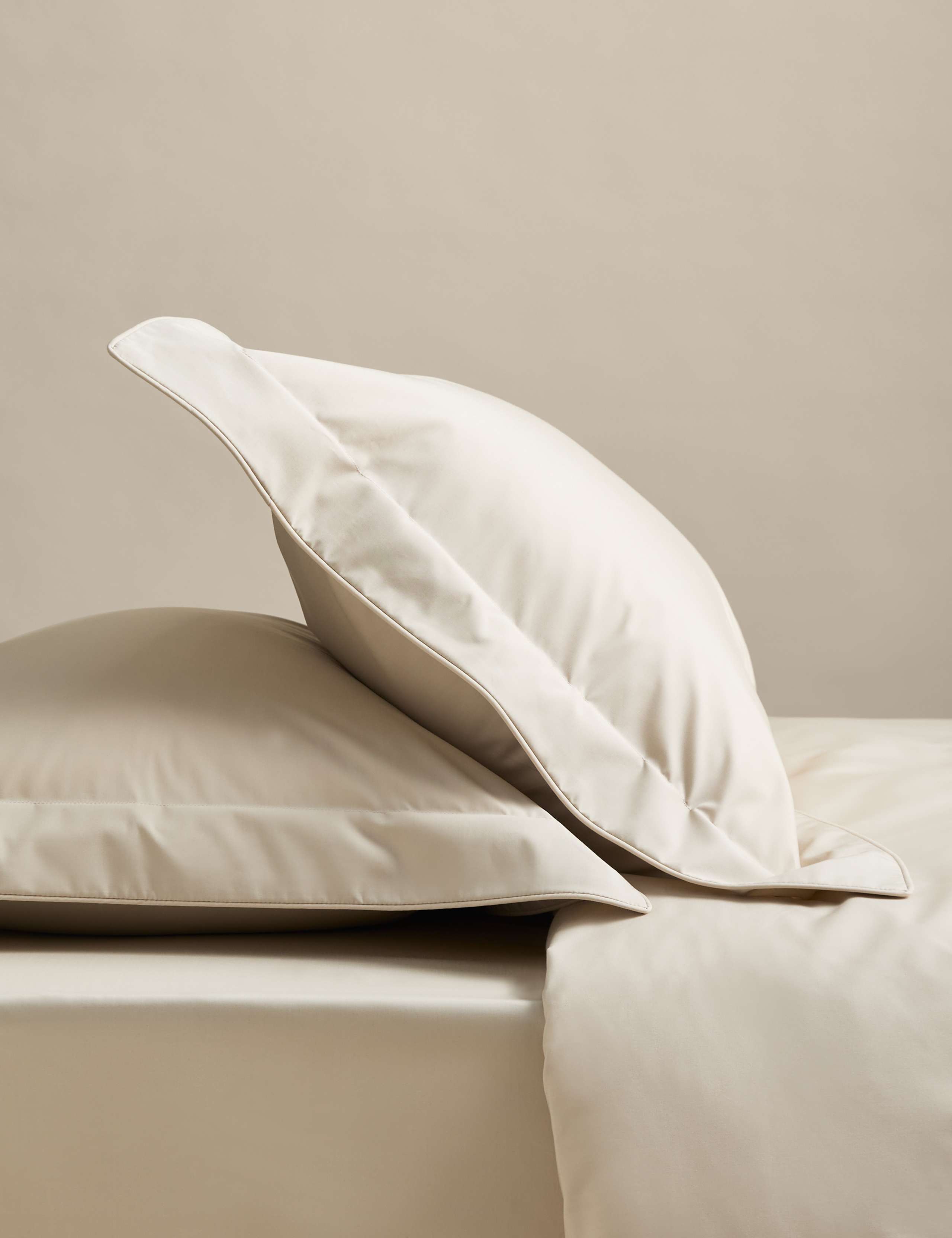 2pk Egyptian Cotton 230 Thread Count Oxford Pillowcases 1 of 2