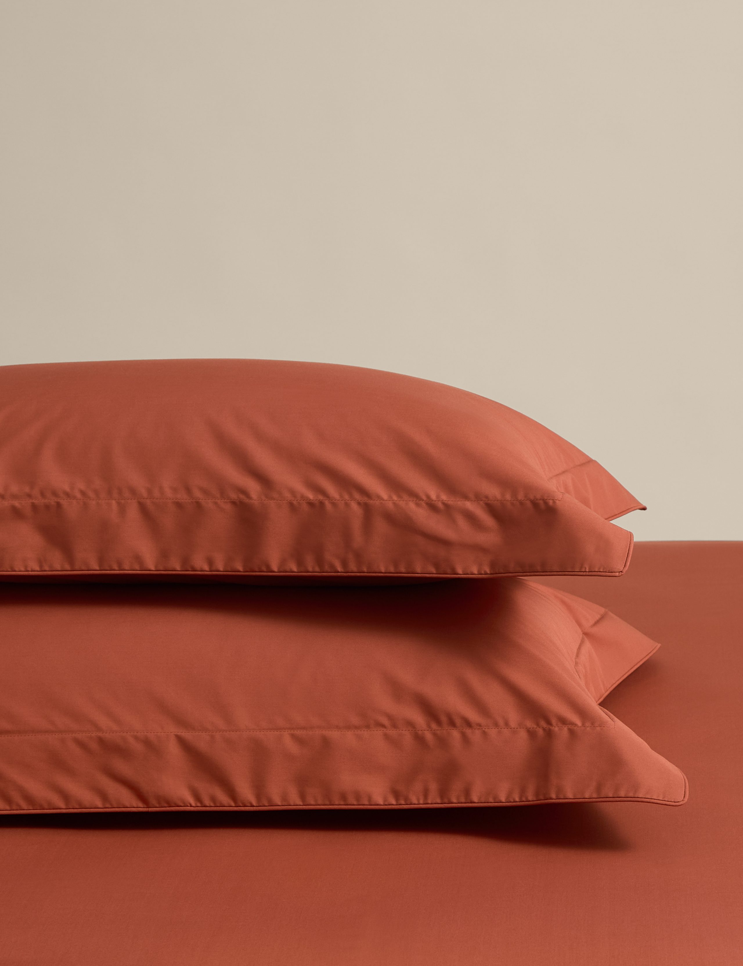 2 Pack Egyptian Cotton 230 Thread Count Crisp Oxford Pillowcases 1 of 2