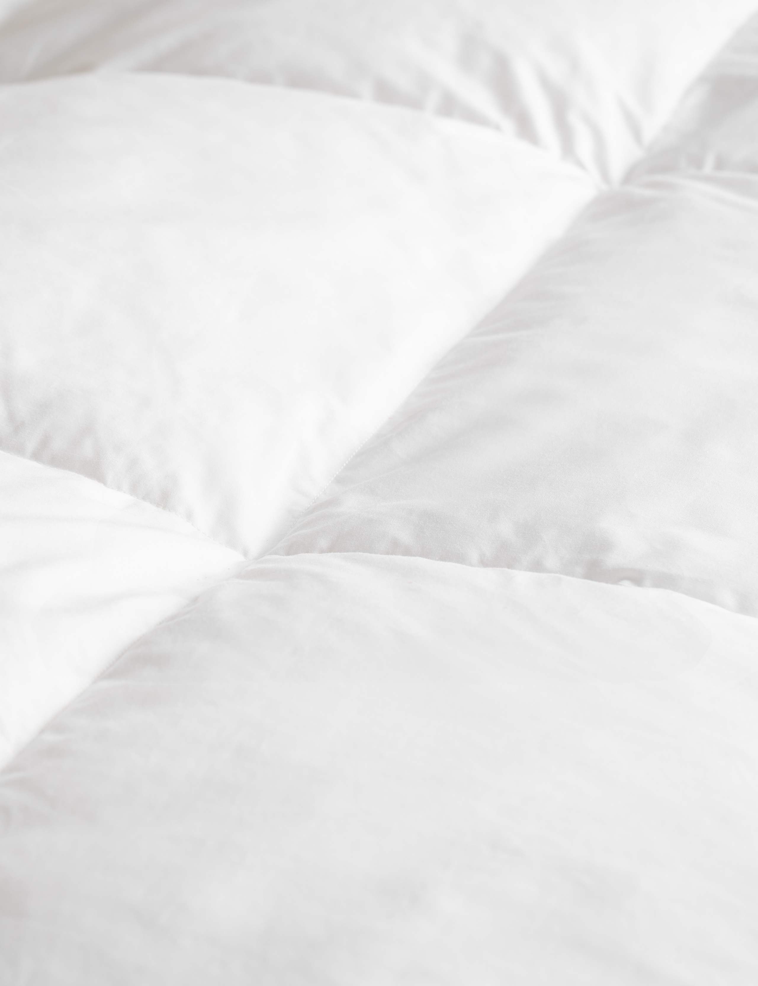 Deluxe Hungarian Goose Feather & Down 4.5 Tog Duvet 3 of 4