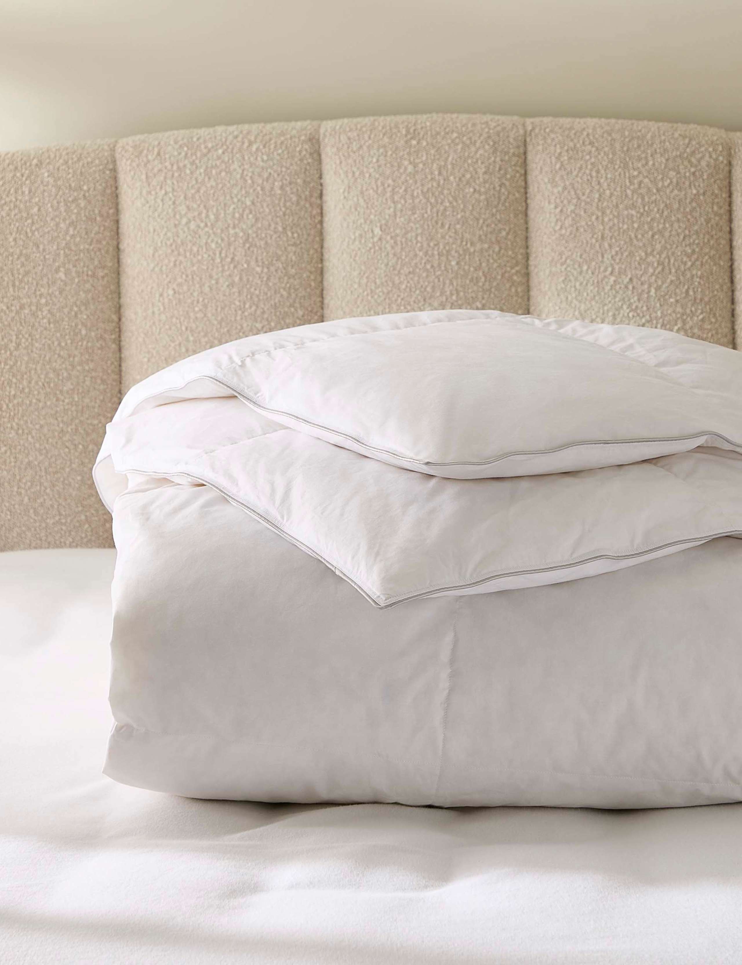 Deluxe Hungarian Goose Feather & Down 13.5 Tog Duvet 3 of 4