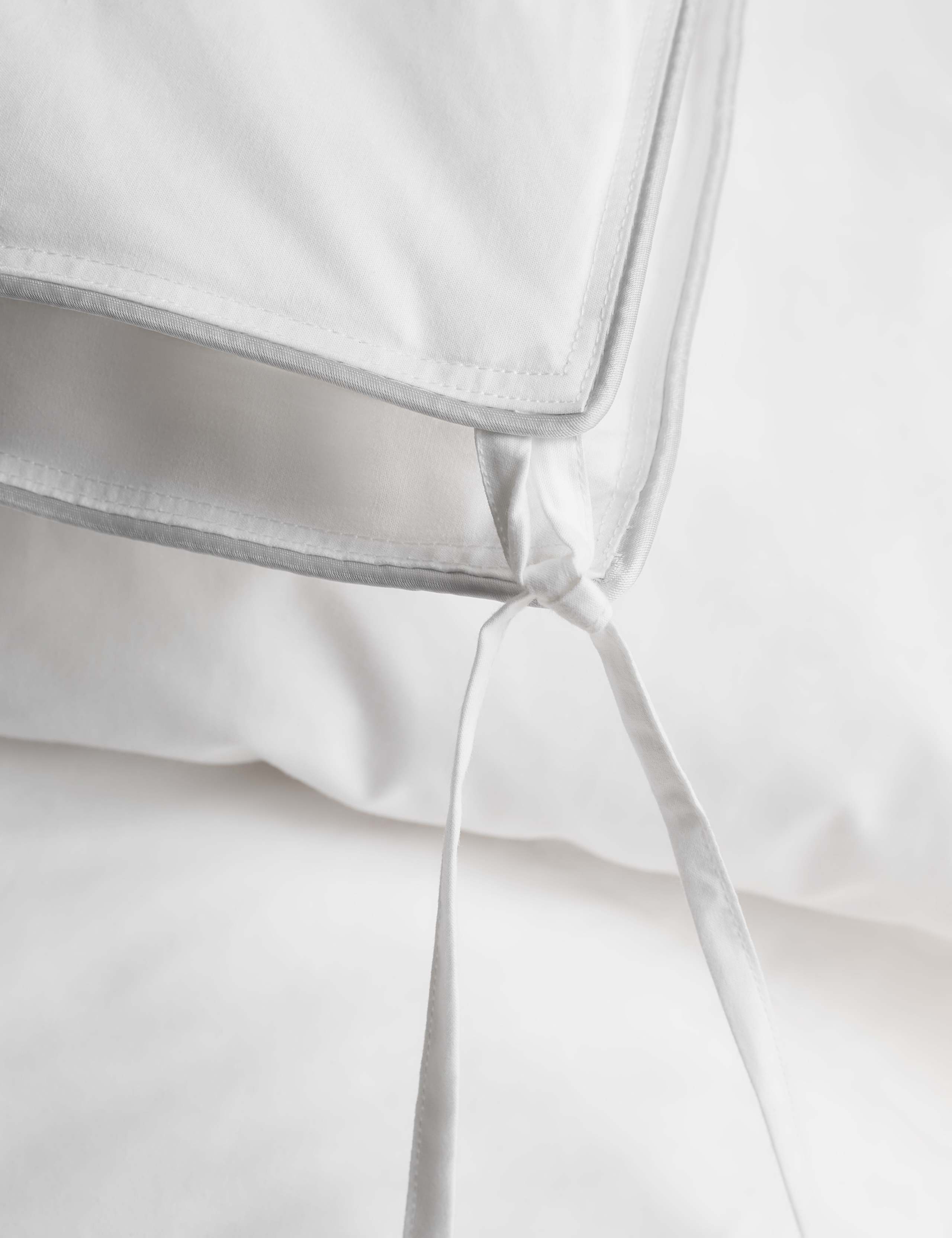 Deluxe Hungarian Goose Feather & Down 13.5 Tog All Seasons 3-in-1 Duvet 4 of 5