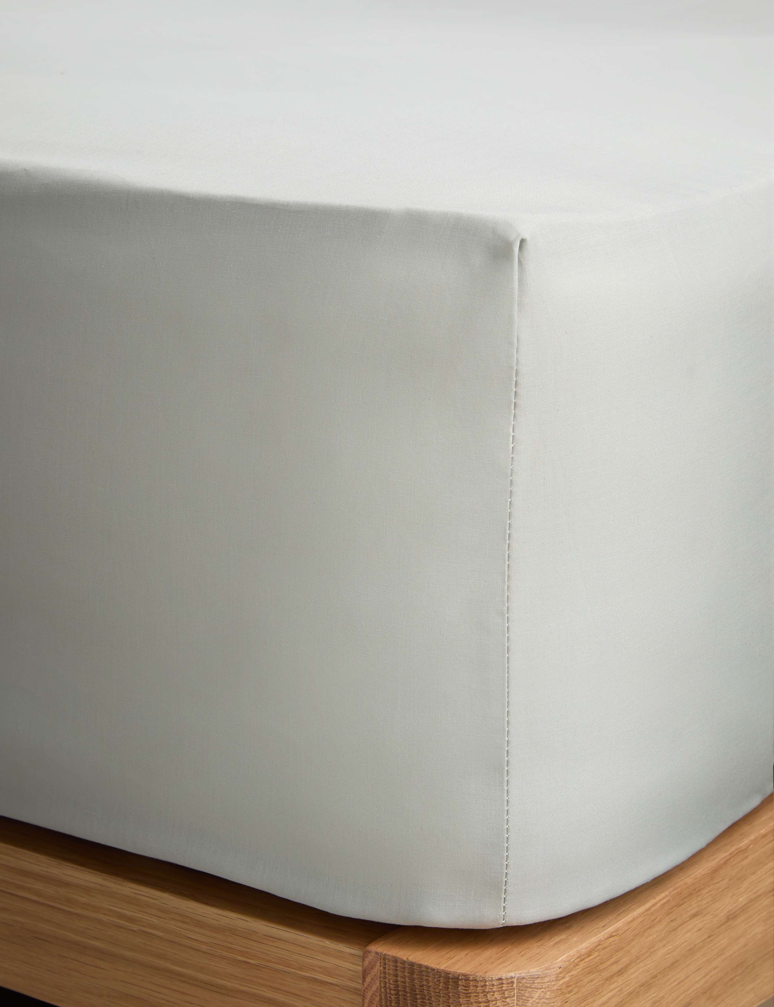 Pure Cotton 180 Thread Count Deep Fitted Sheet 1 of 2