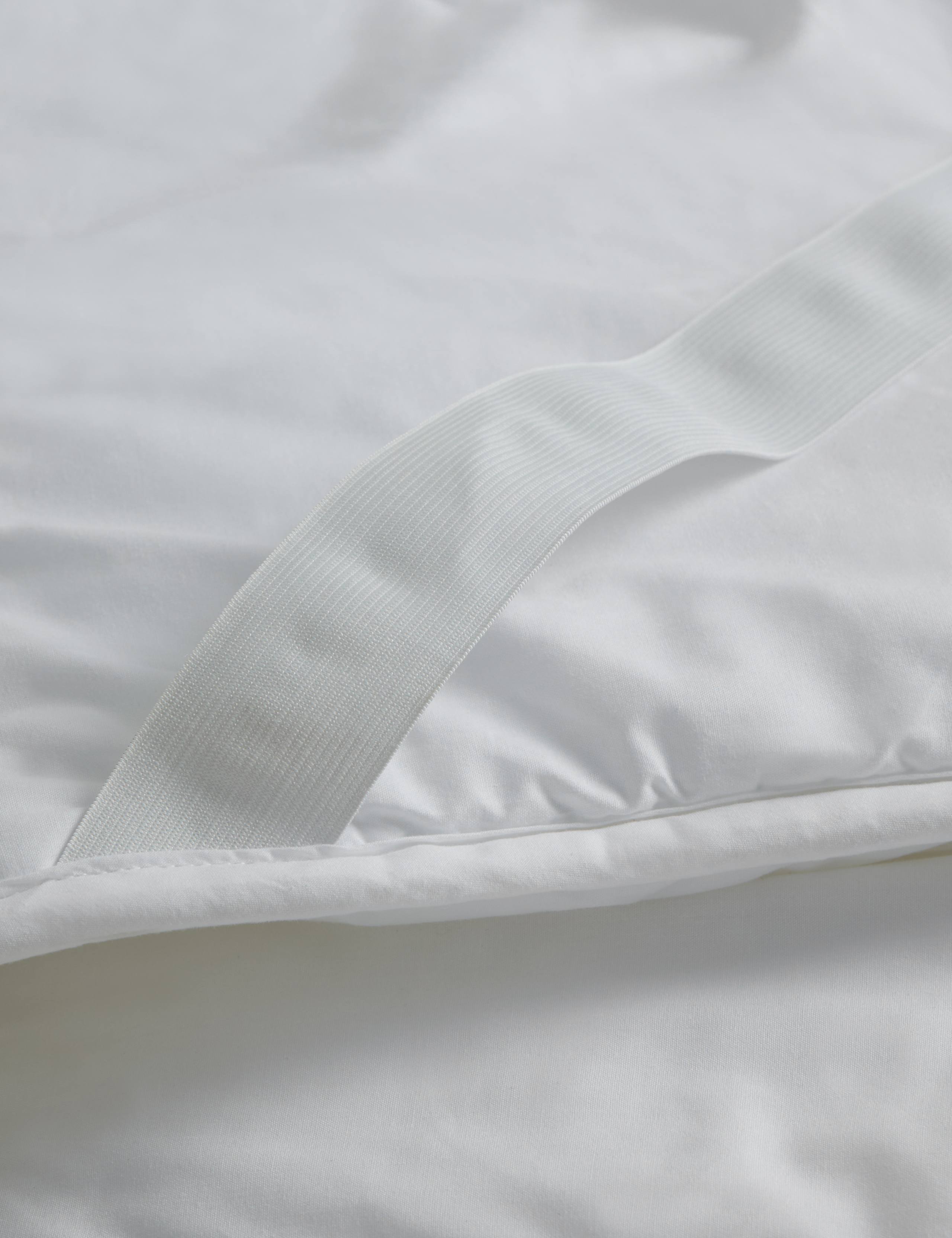 Luxury Down Alternative Mattress Topper 3 of 5