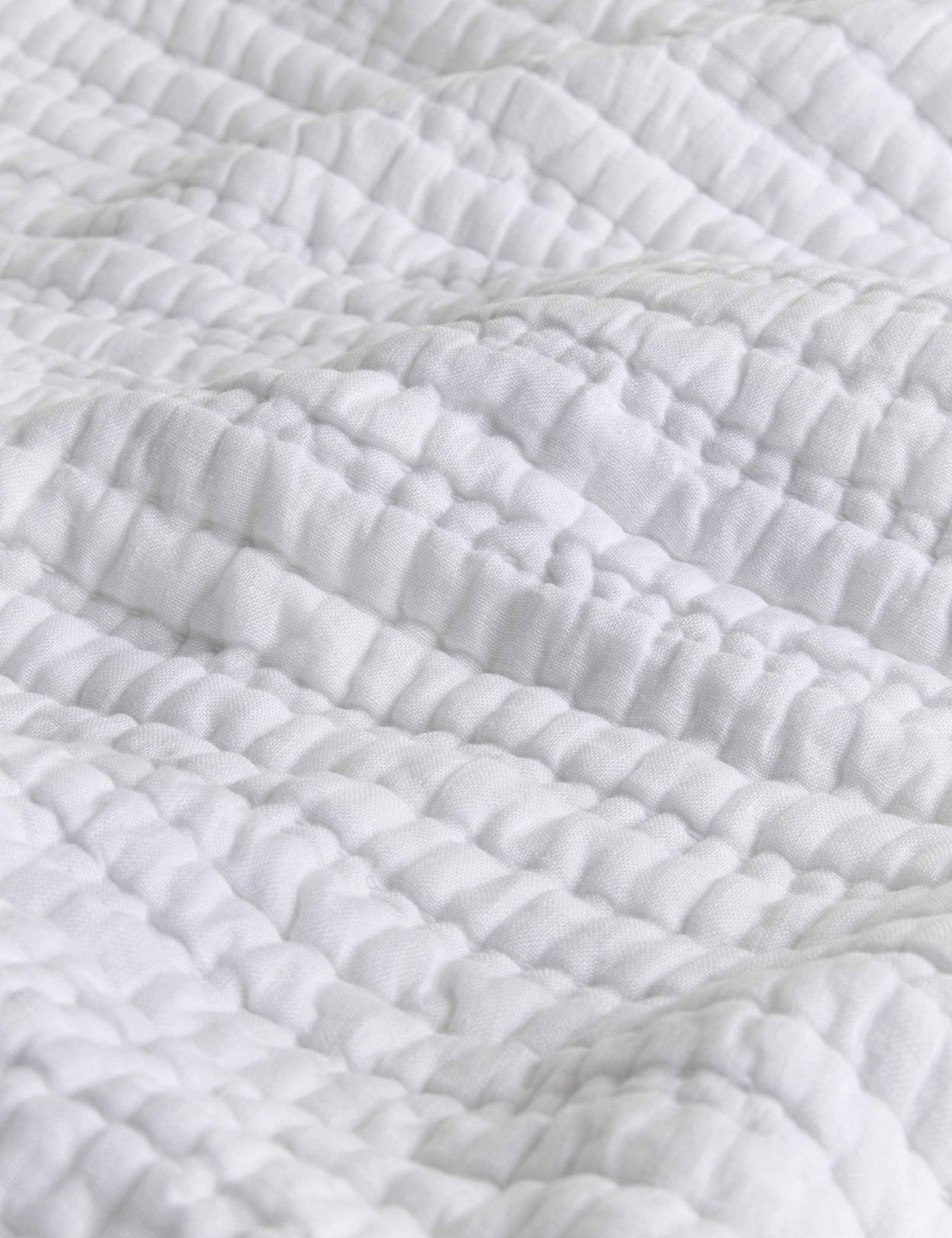Textured Quilted Bedspread 4 of 5