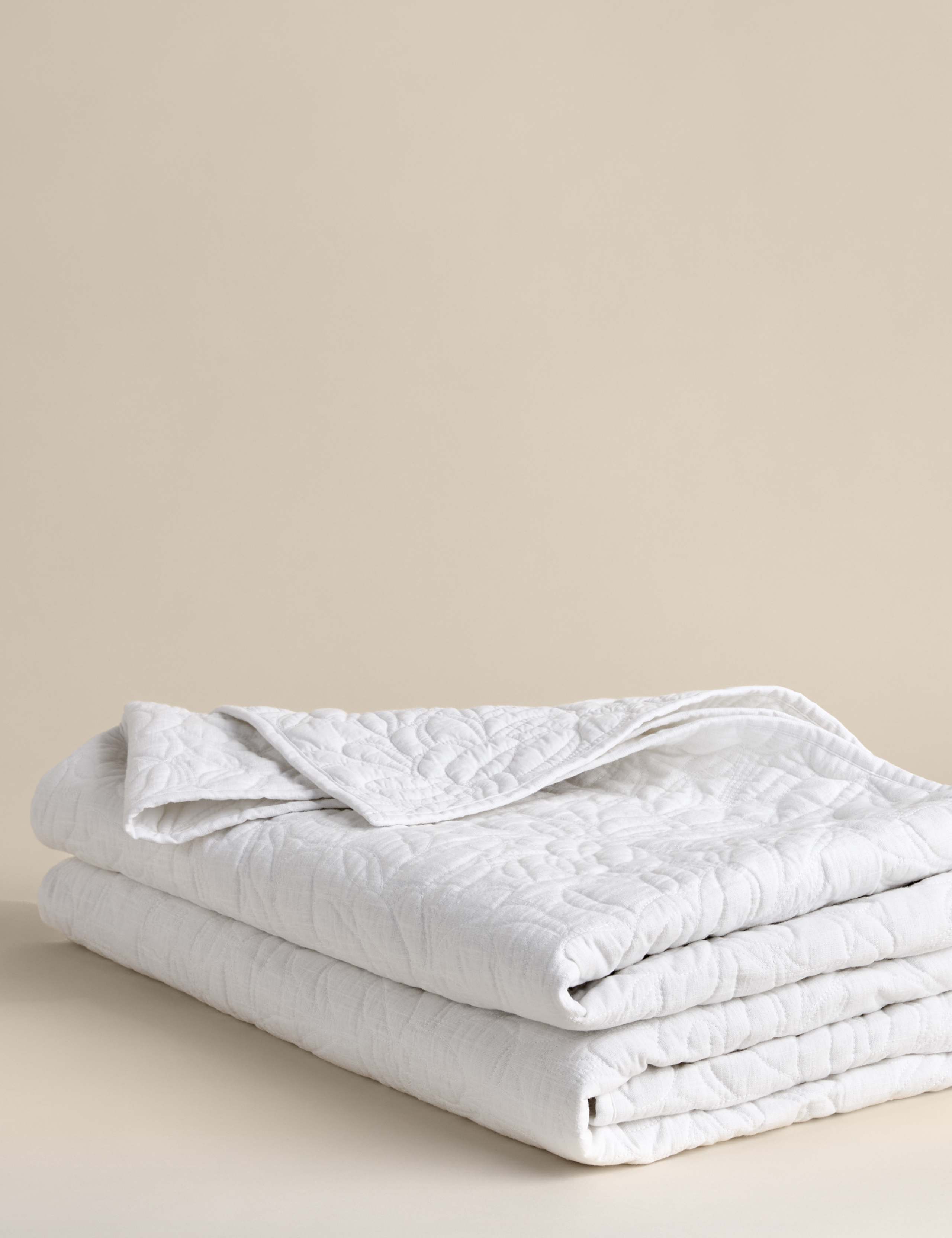 Pure Cotton Floral Bedspread 2 of 4