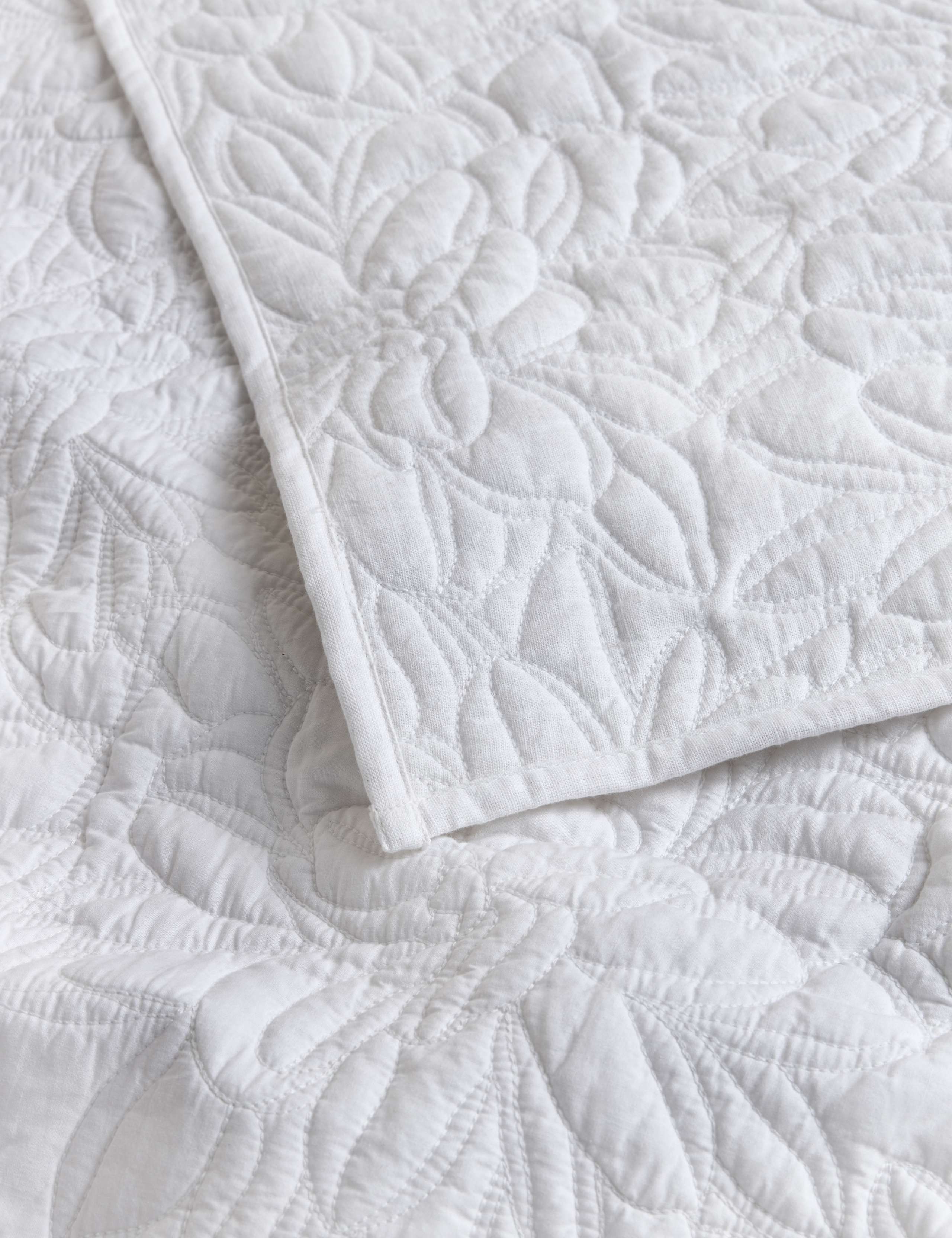 Pure Cotton Floral Bedspread 4 of 4