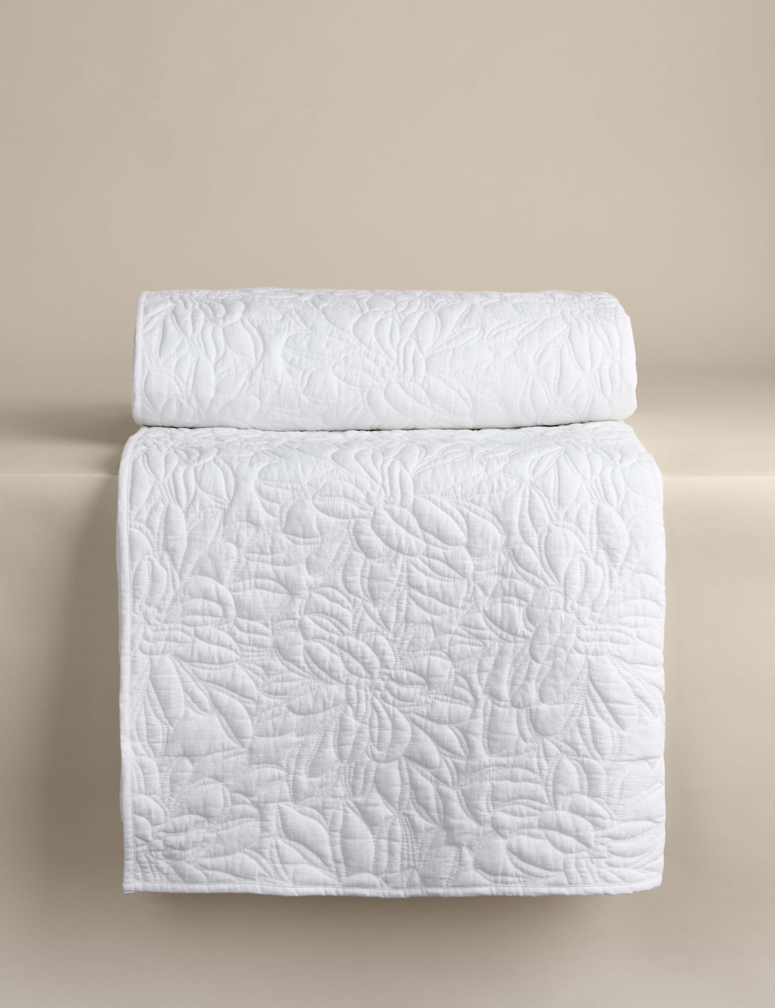 Pure Cotton Floral Bedspread 1 of 4