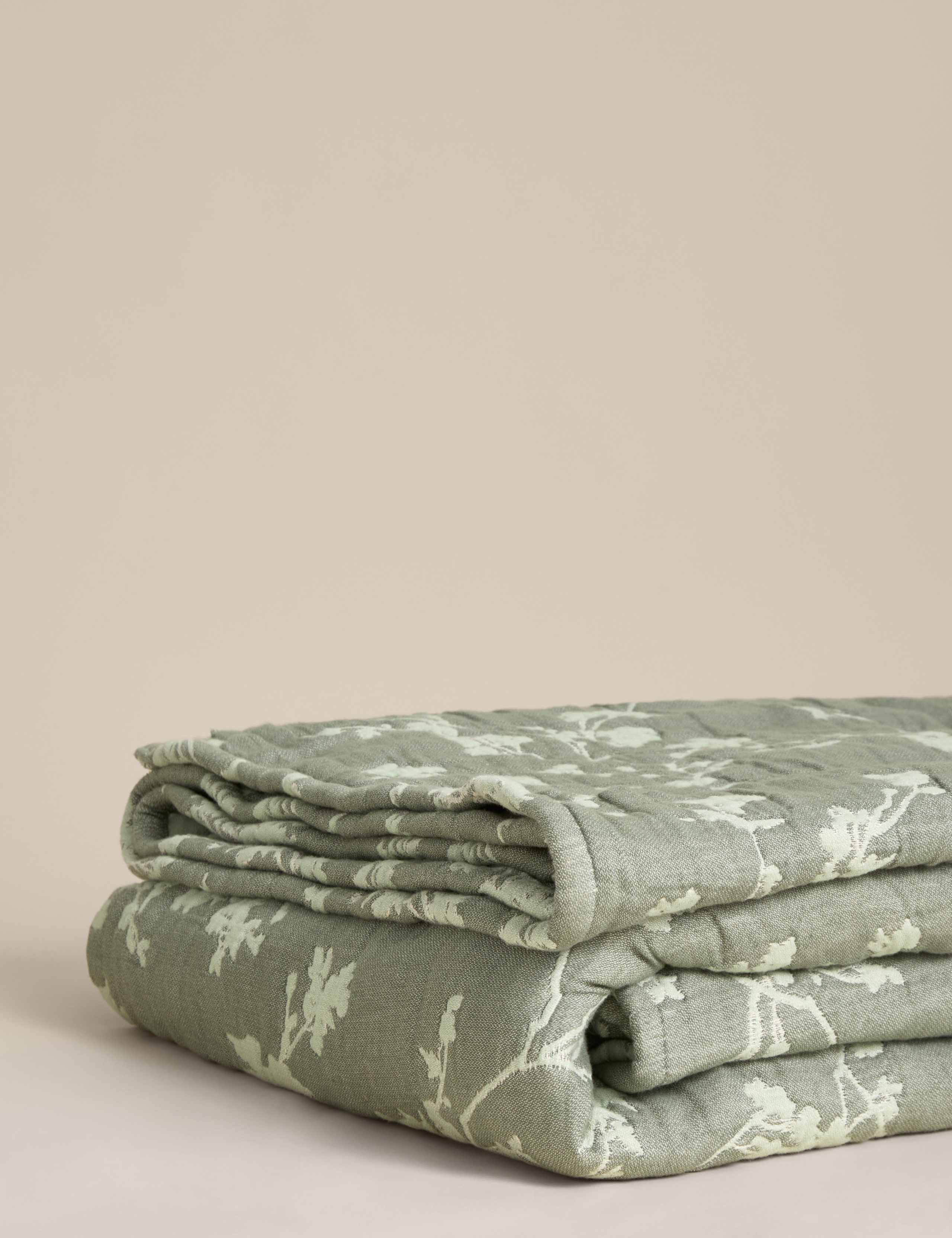 Pure Cotton Floral Jacquard Bedspread 3 of 5