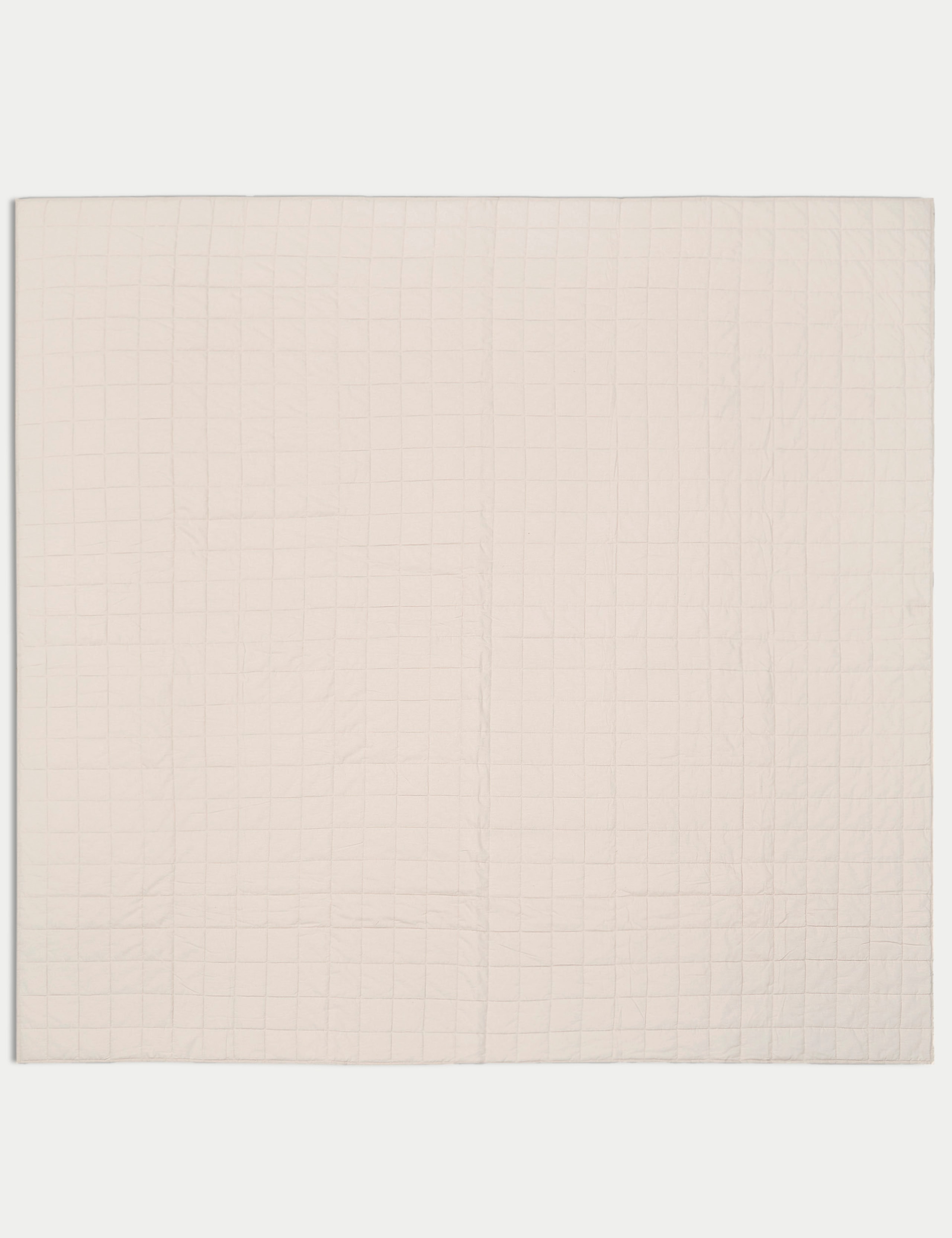 Cotton Rich Quilted Bedspread with Linen 2 of 3