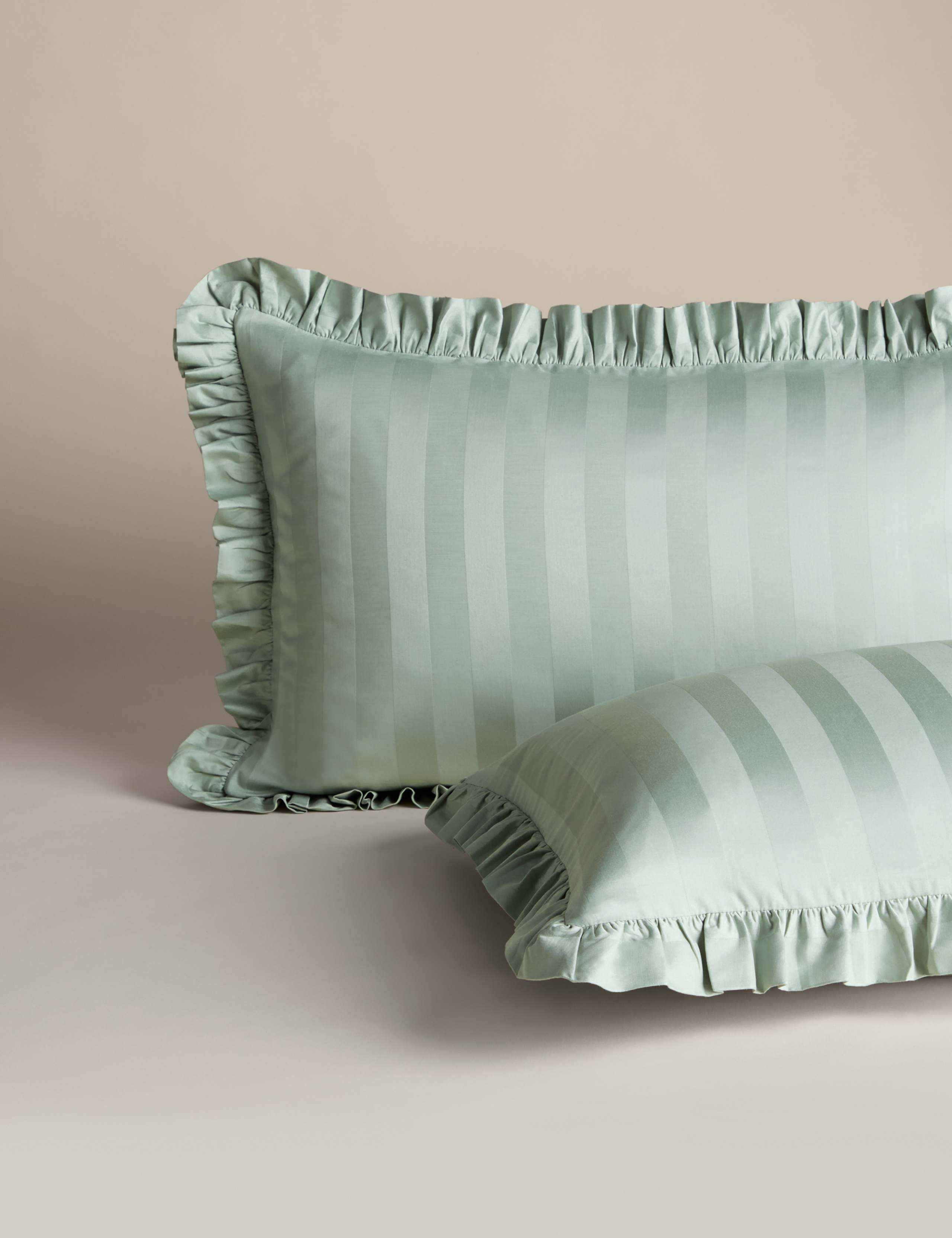 Pure Cotton Printed Ruffle Edge Bedding Set 3 of 6