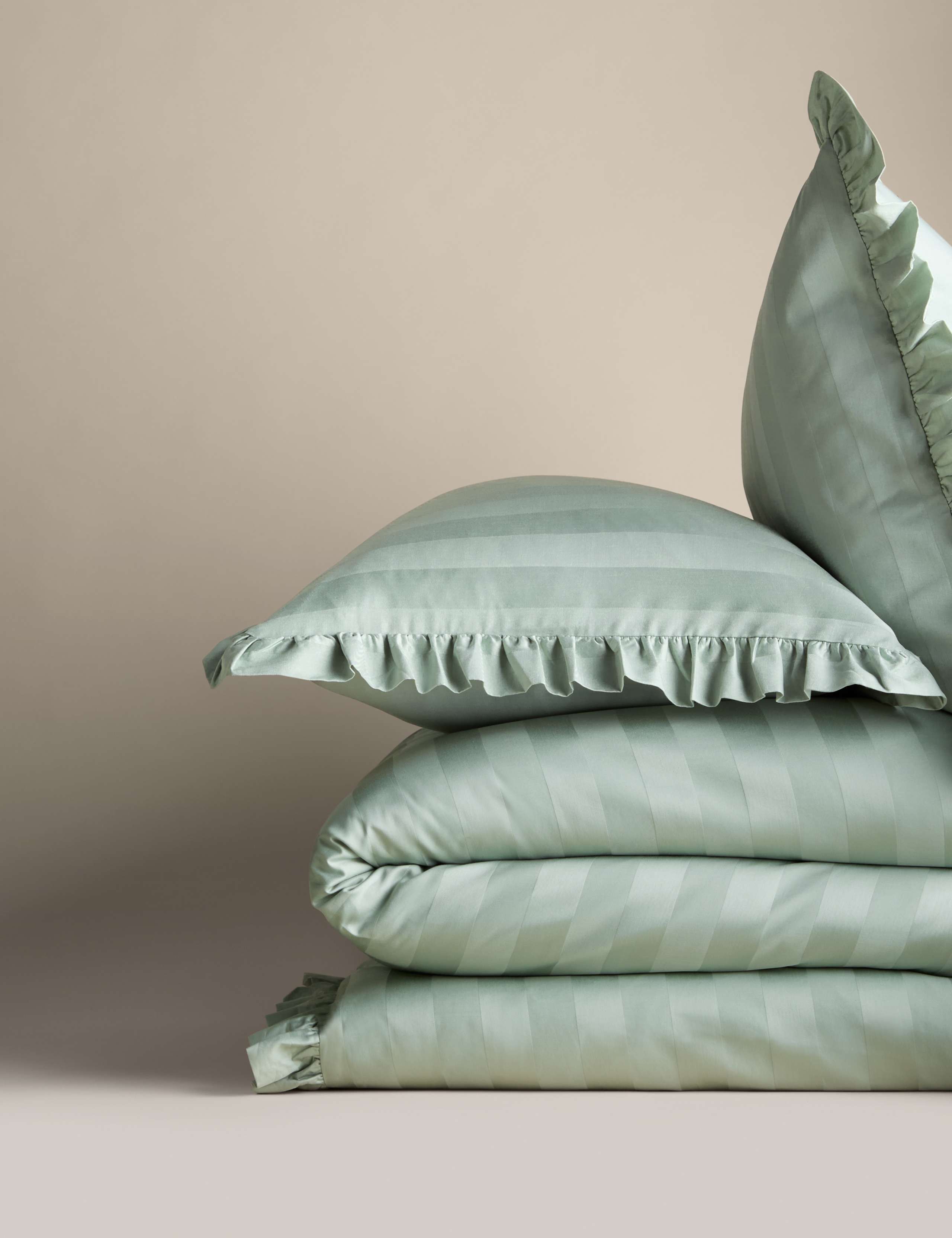 Pure Cotton Printed Ruffle Edge Bedding Set 2 of 6