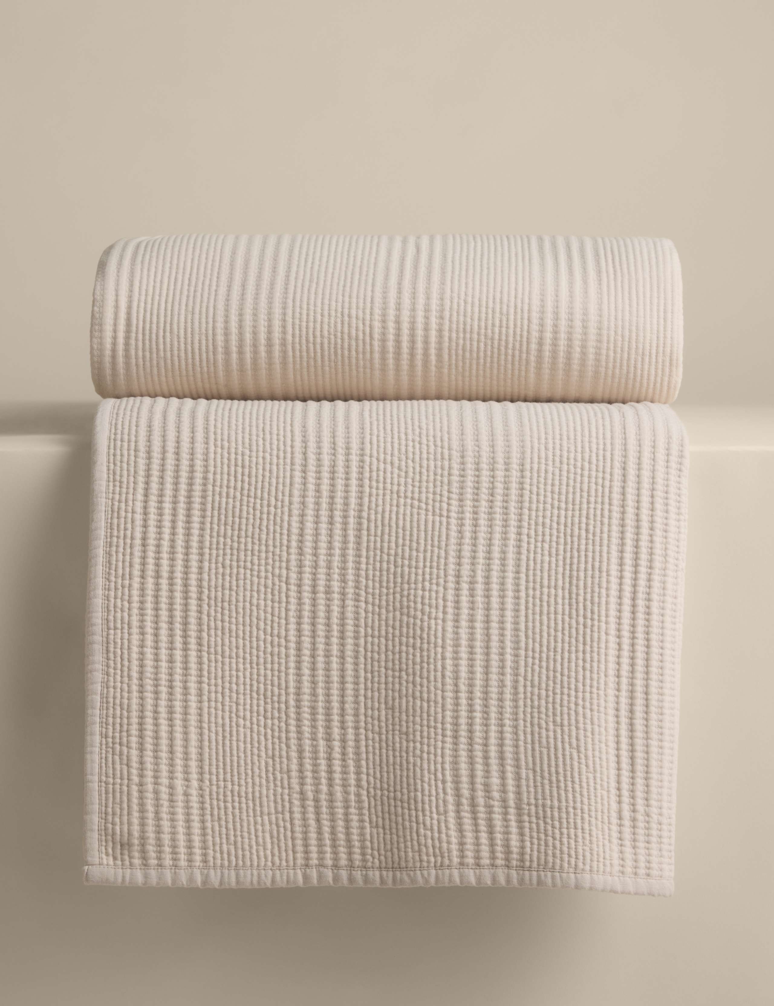 Cotton Rich Ribbed Bedspread with Linen 3 of 5