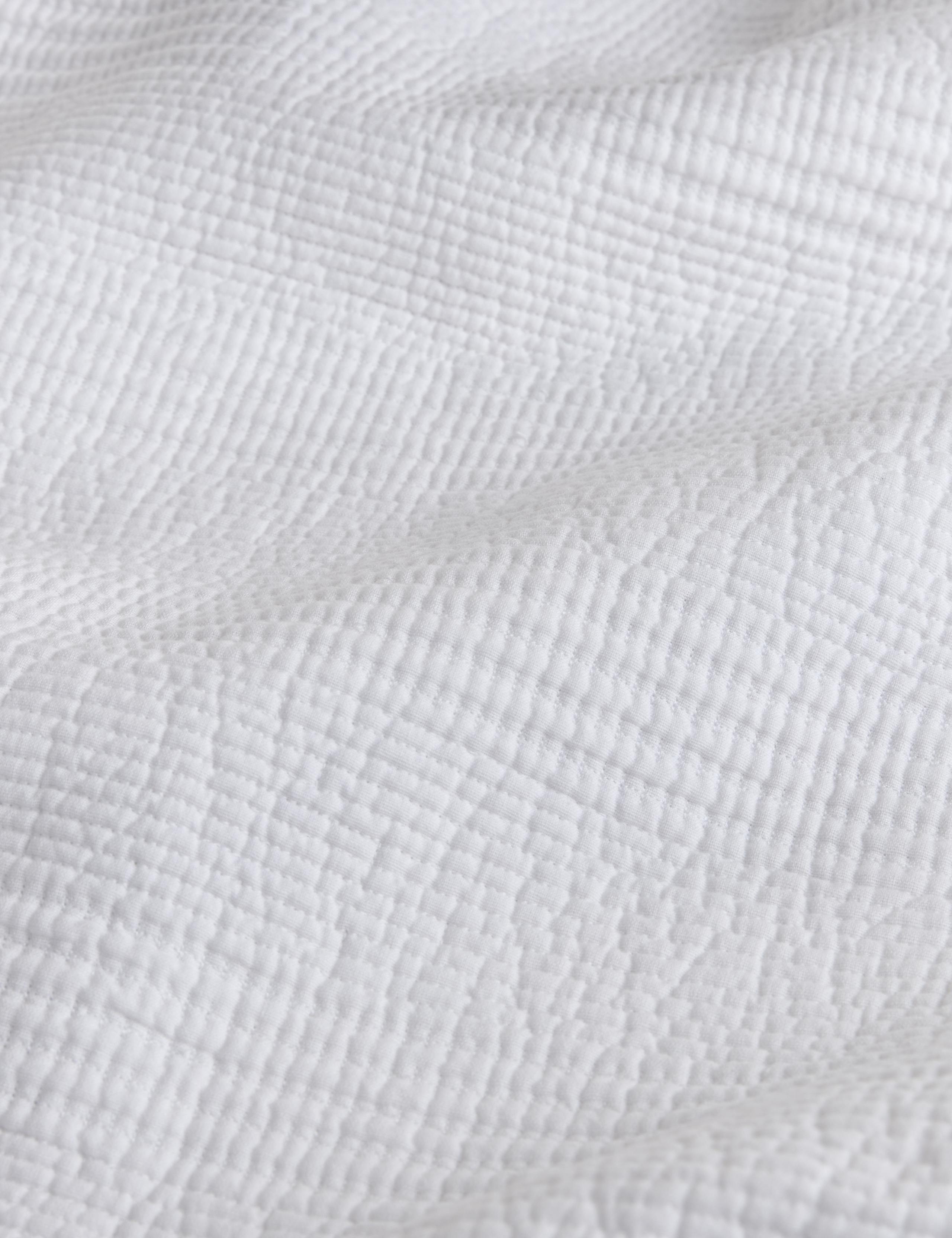 Cotton Rich Ribbed Bedspread with Linen 4 of 5