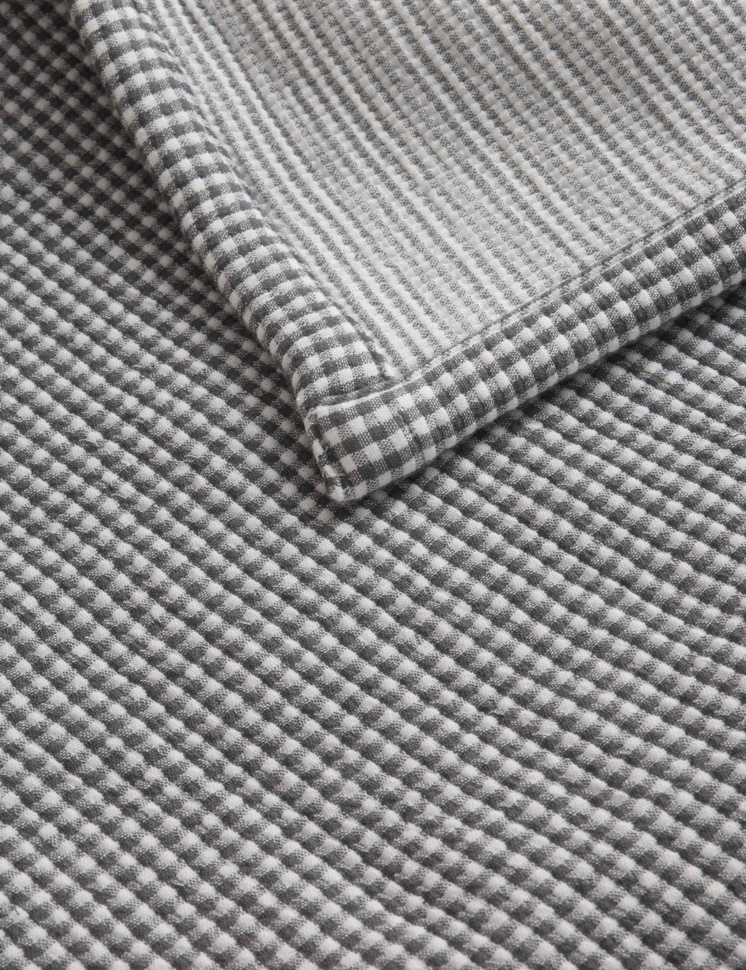 Cotton Rich Gingham Bedspread 5 of 5