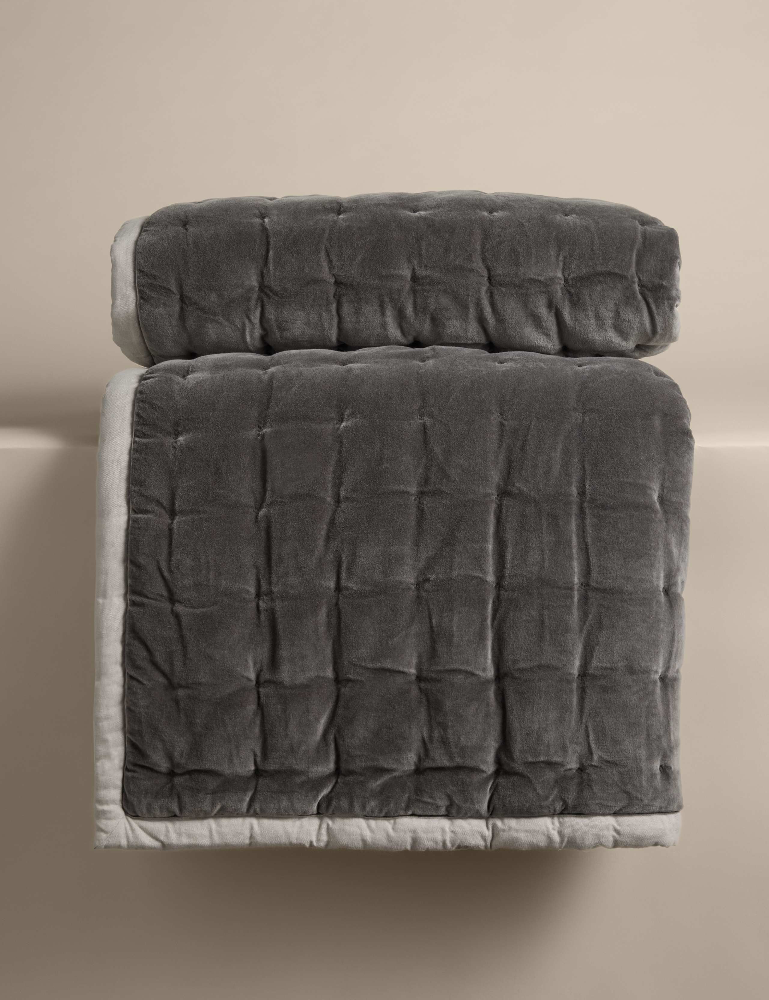Pure Cotton Velvet Quilted Bedspread 3 of 5