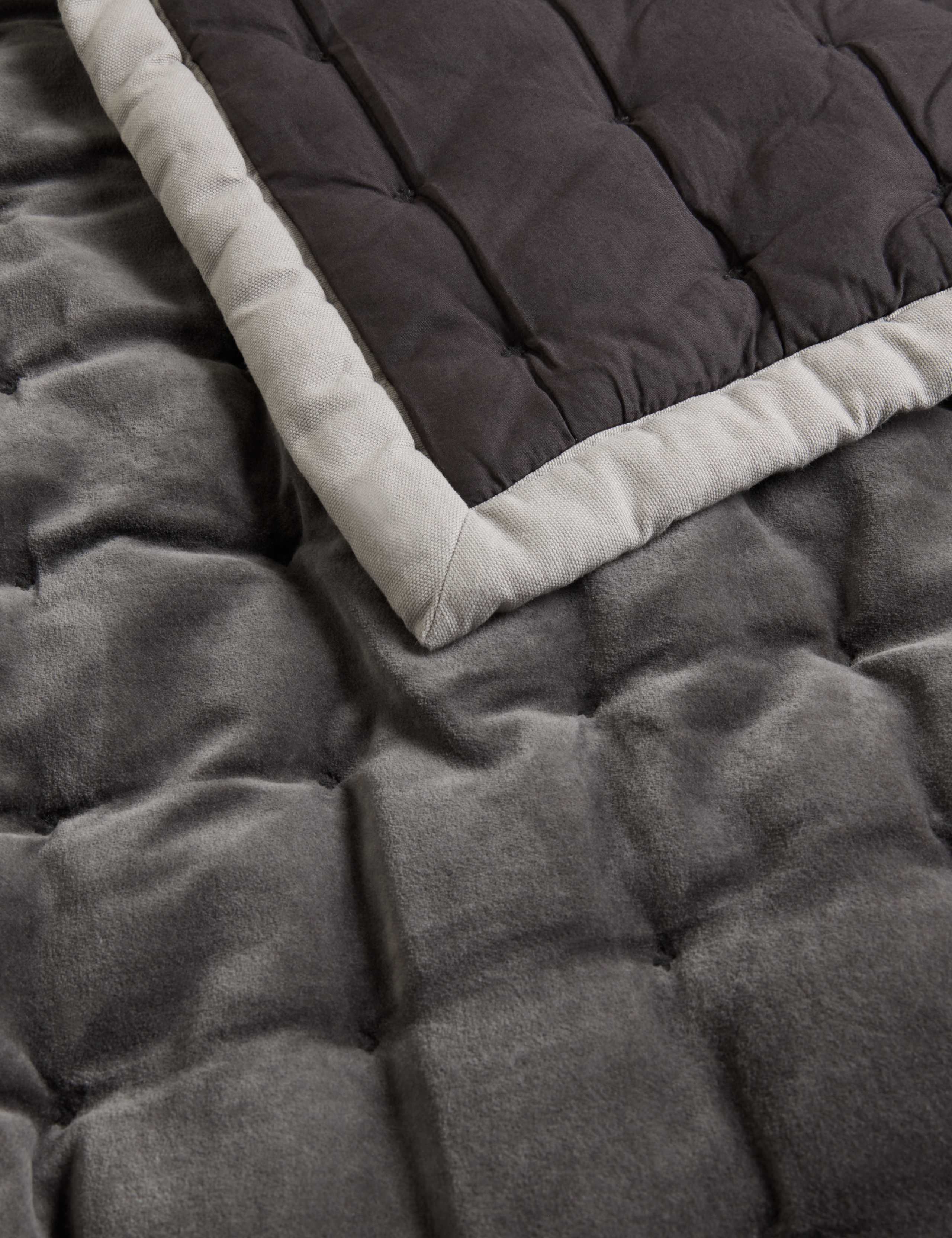 Pure Cotton Velvet Quilted Bedspread 5 of 5