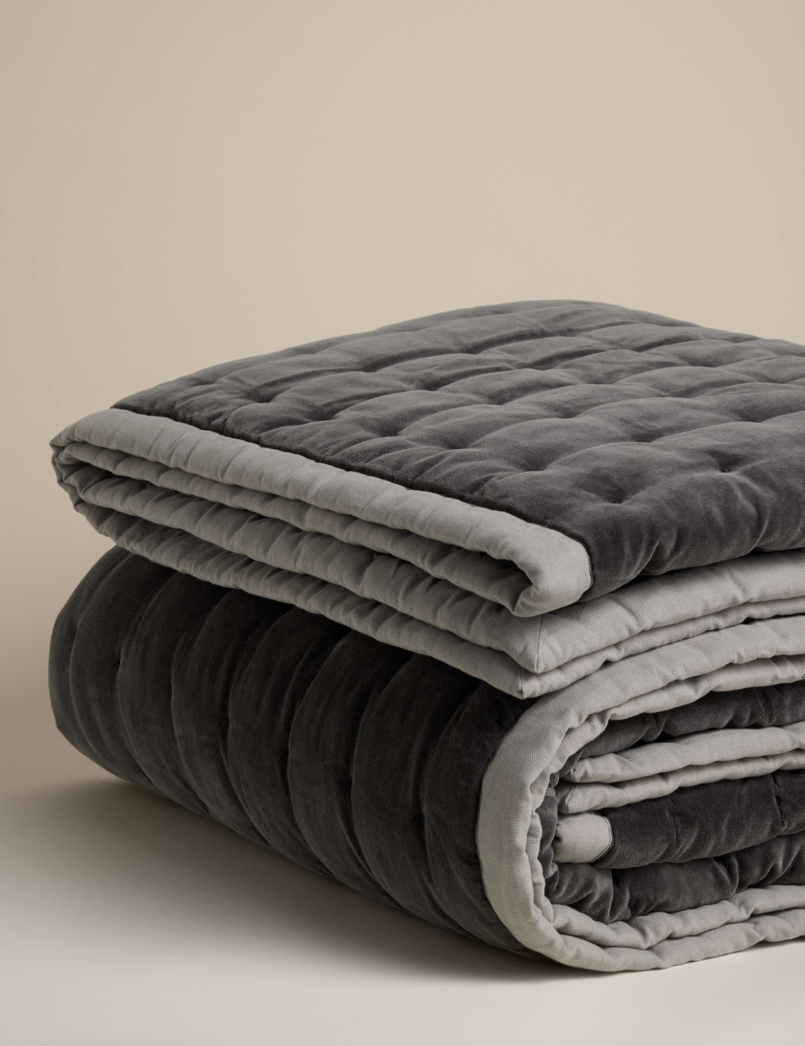 Pure Cotton Velvet Quilted Bedspread 2 of 5