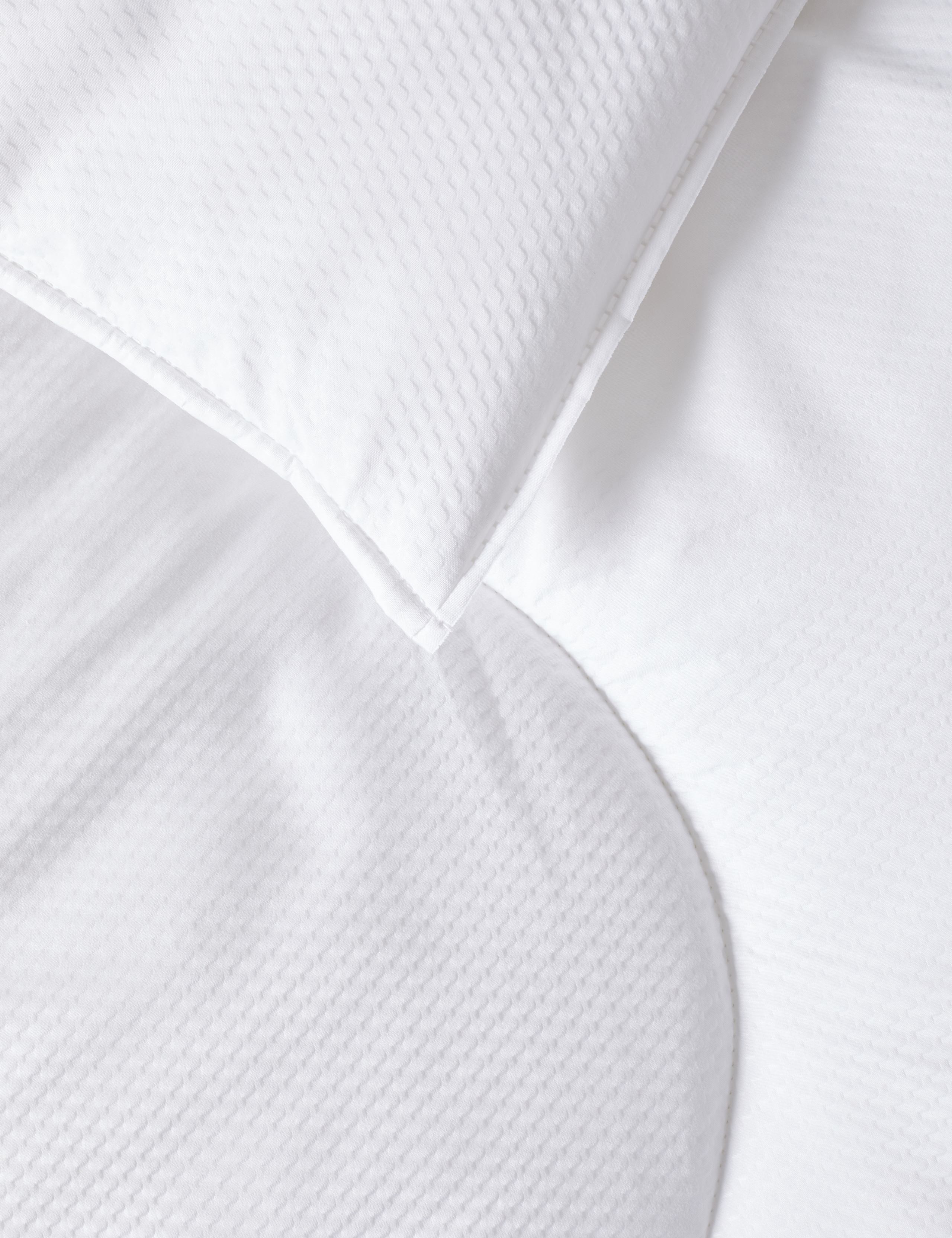 Anti Allergy 10.5 Tog Duvet 3 of 5