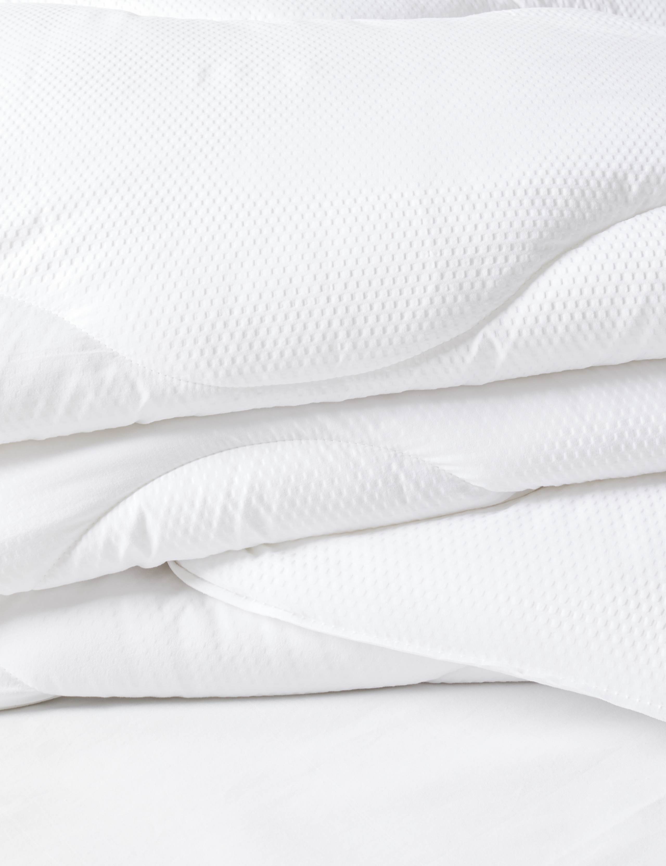 Anti Allergy 10.5 Tog Duvet 4 of 5
