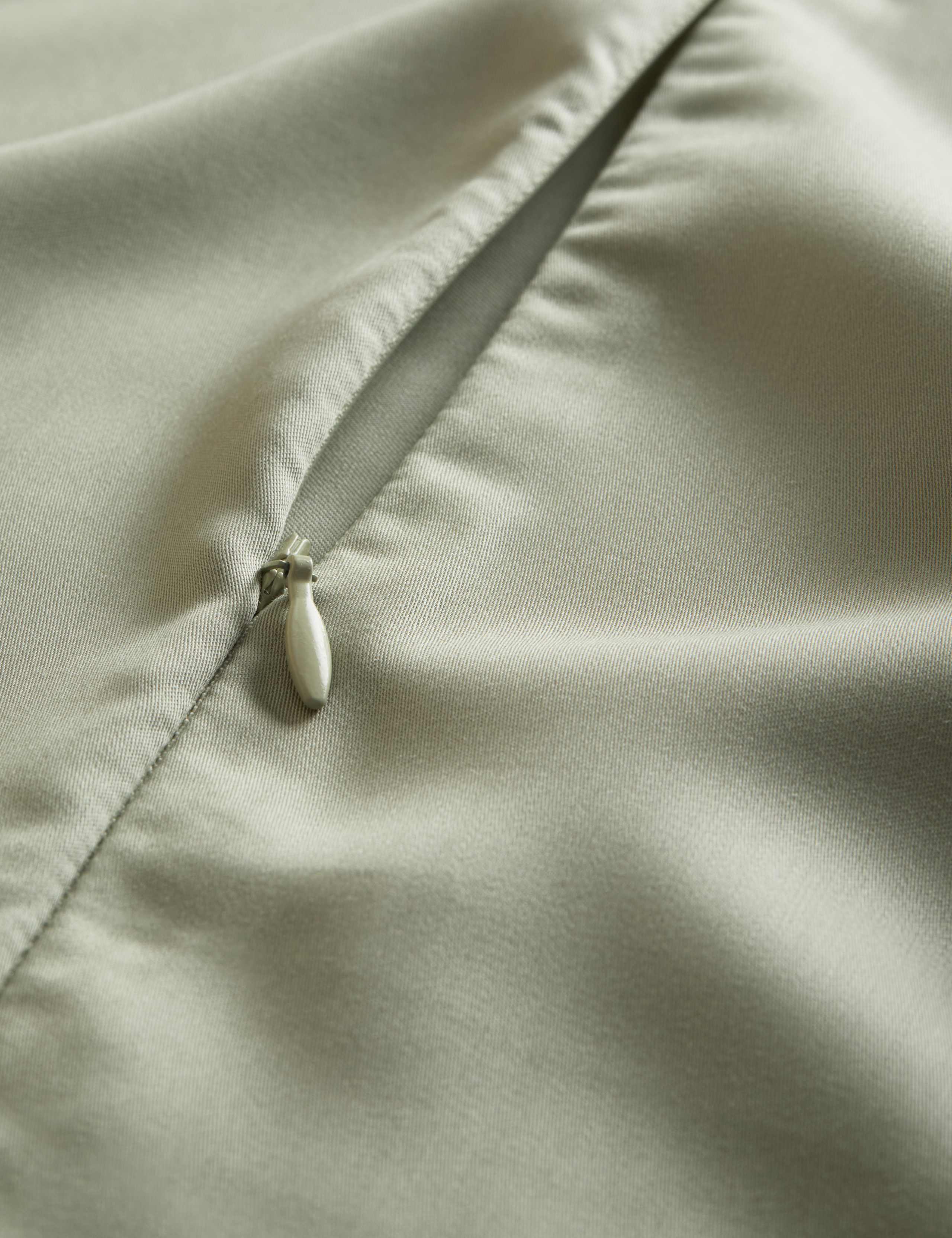 The Ultimate Soft & Silky Bedding Set 6 of 6