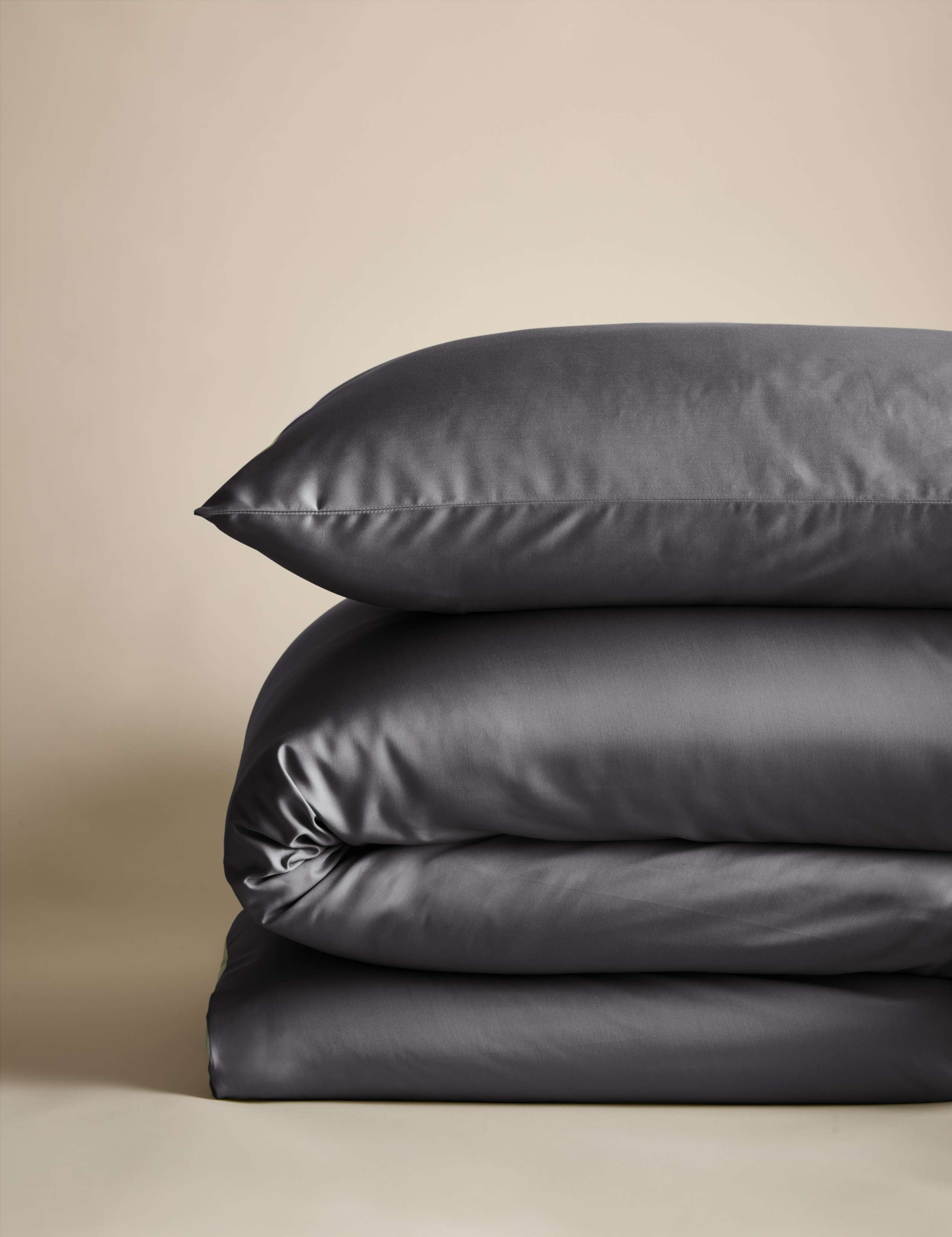 The Ultimate Soft & Silky Bedding Set 2 of 6