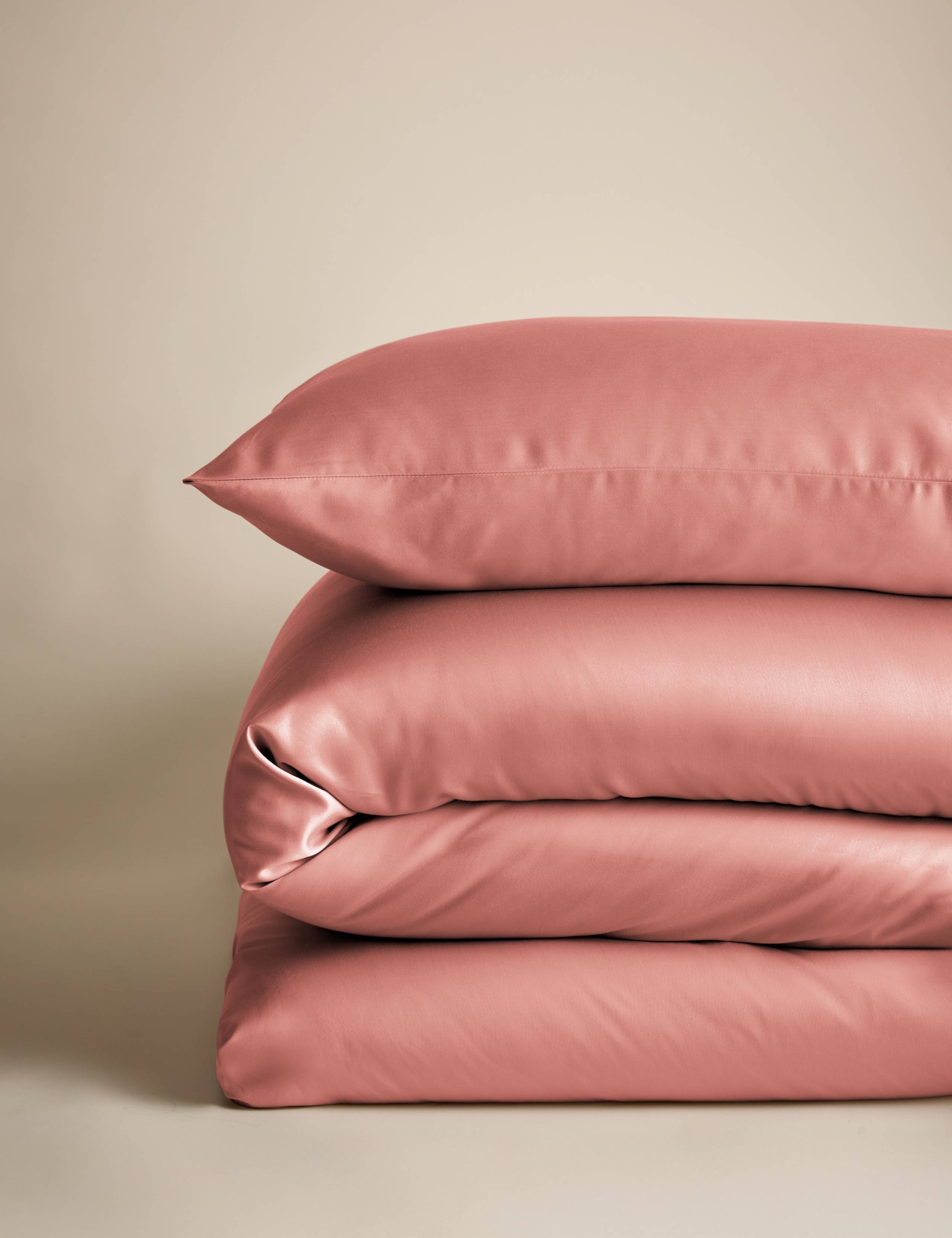 The Ultimate Soft & Silky Bedding Set 2 of 6