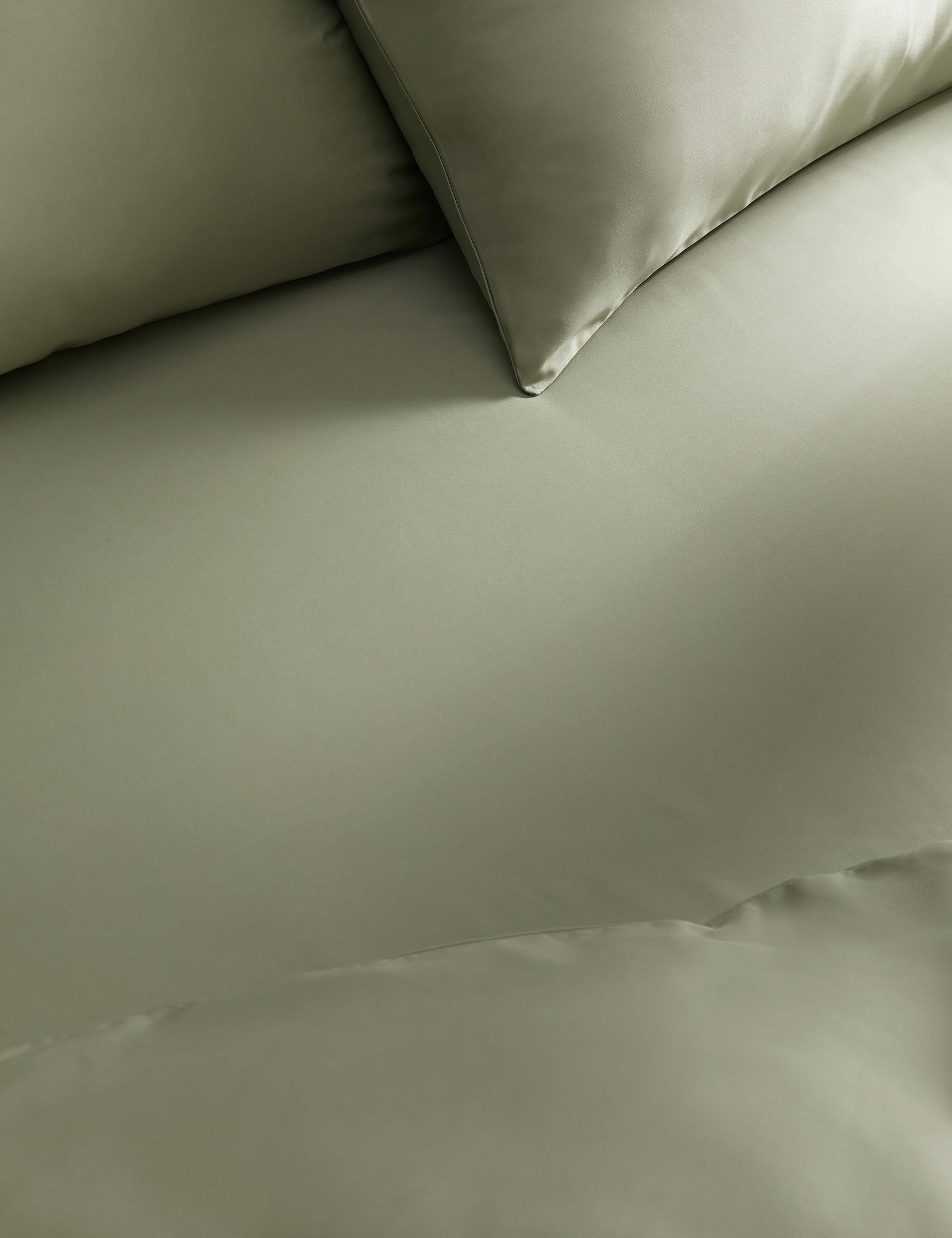 The Ultimate Soft & Silky Multi-Depth Fitted Sheet 1 of 3