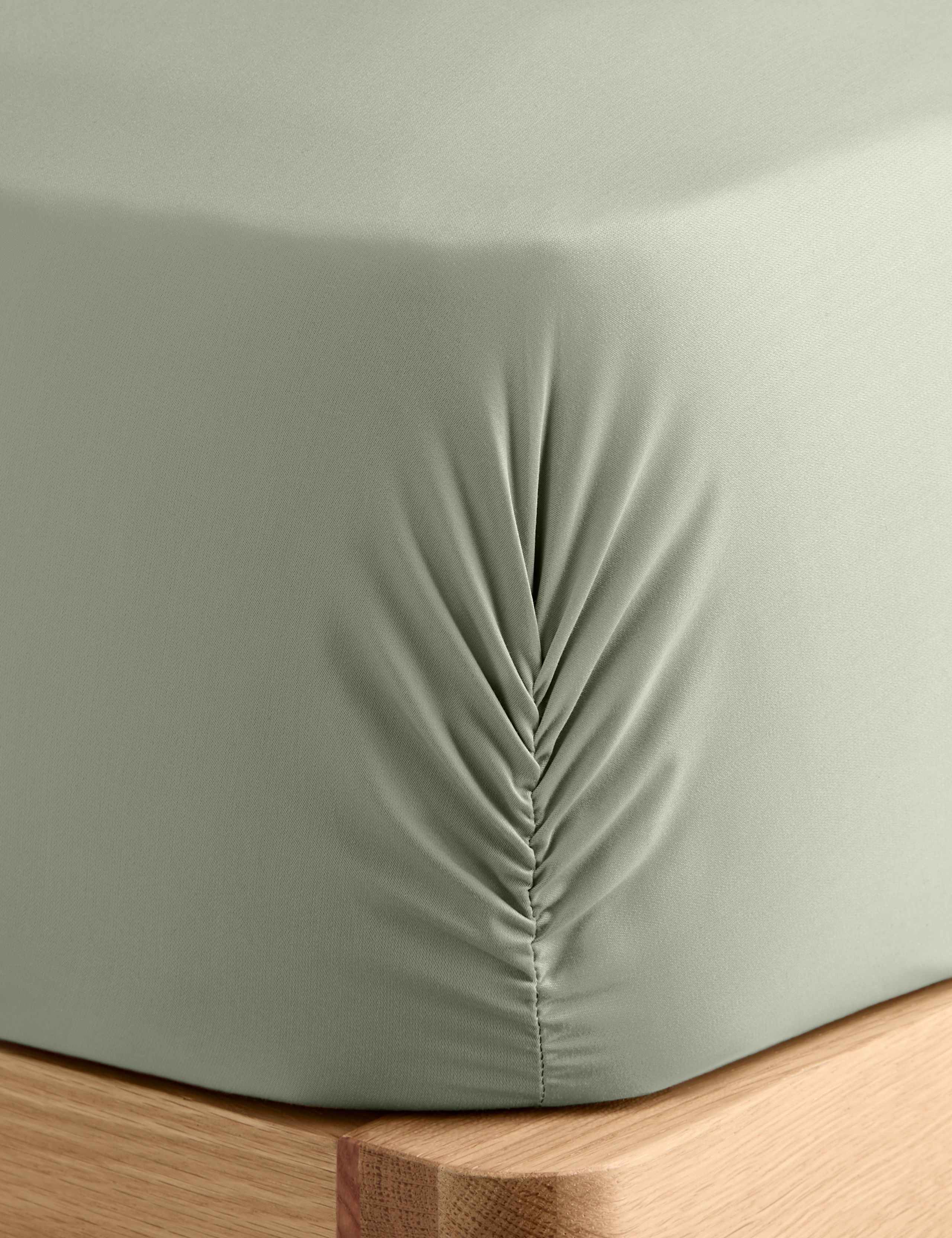 The Ultimate Soft & Silky Multi-Depth Fitted Sheet 2 of 3