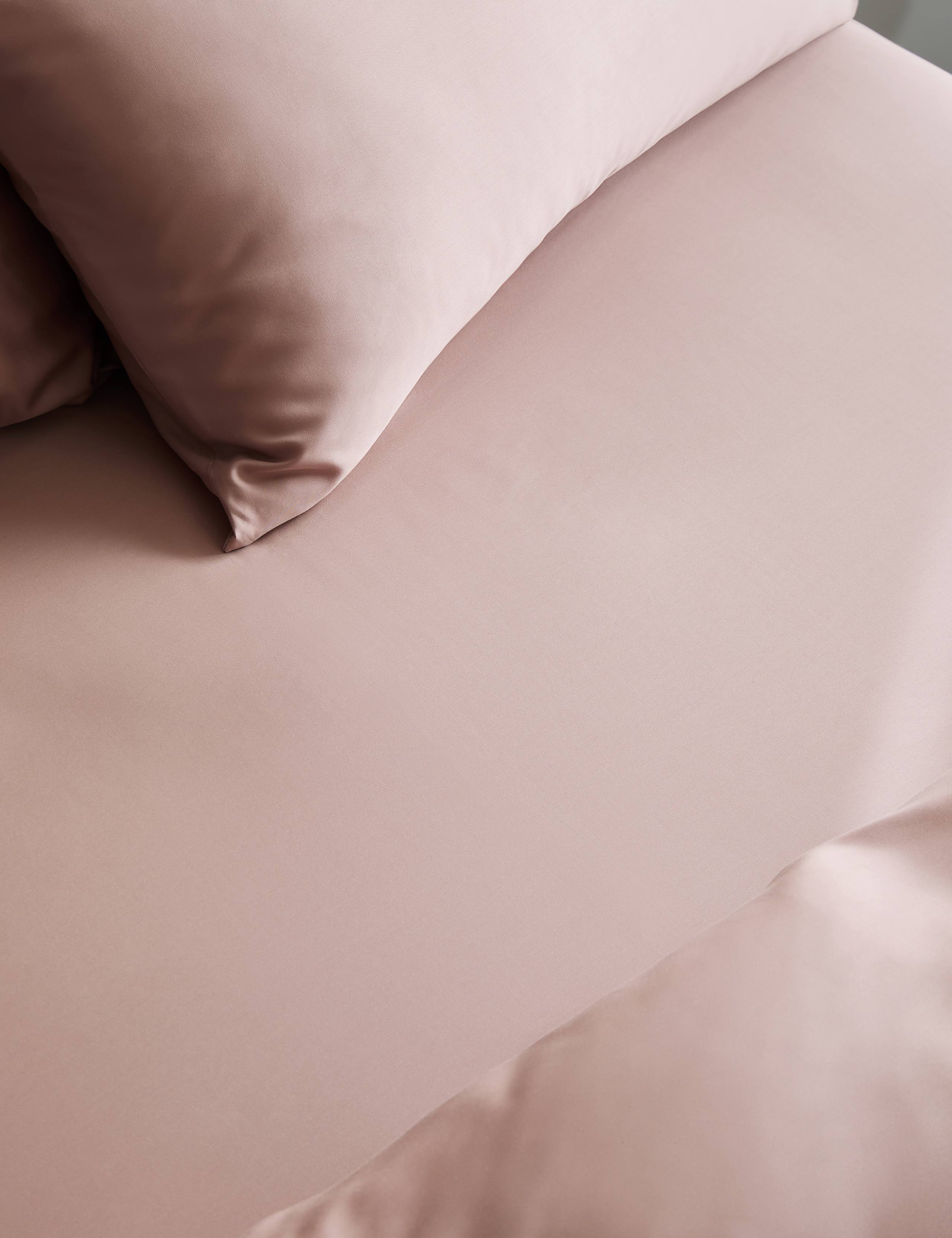 The Ultimate Soft & Silky Multi-Depth Fitted Sheet 1 of 3