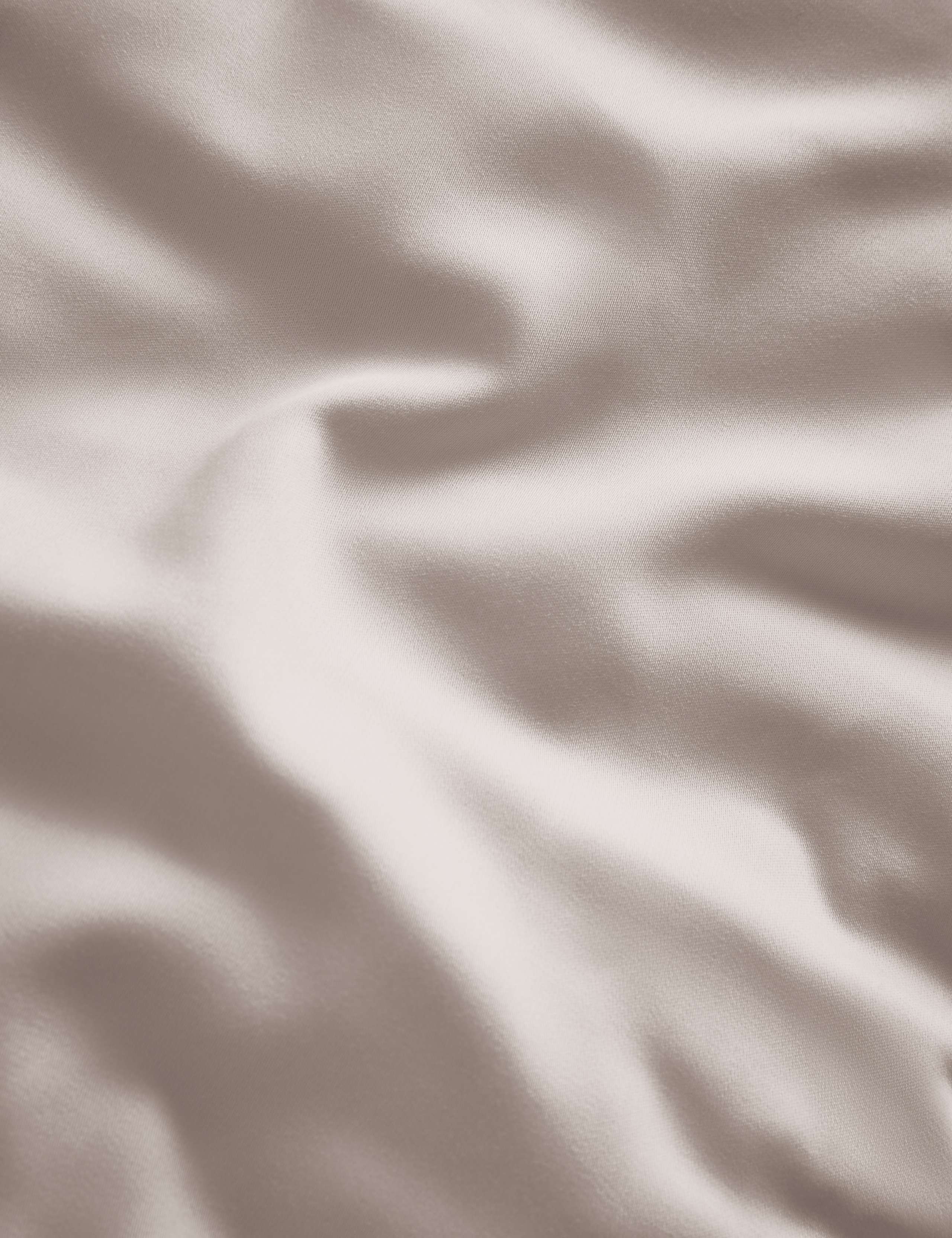 The Ultimate Soft & Silky Multi-Depth Fitted Sheet 3 of 3