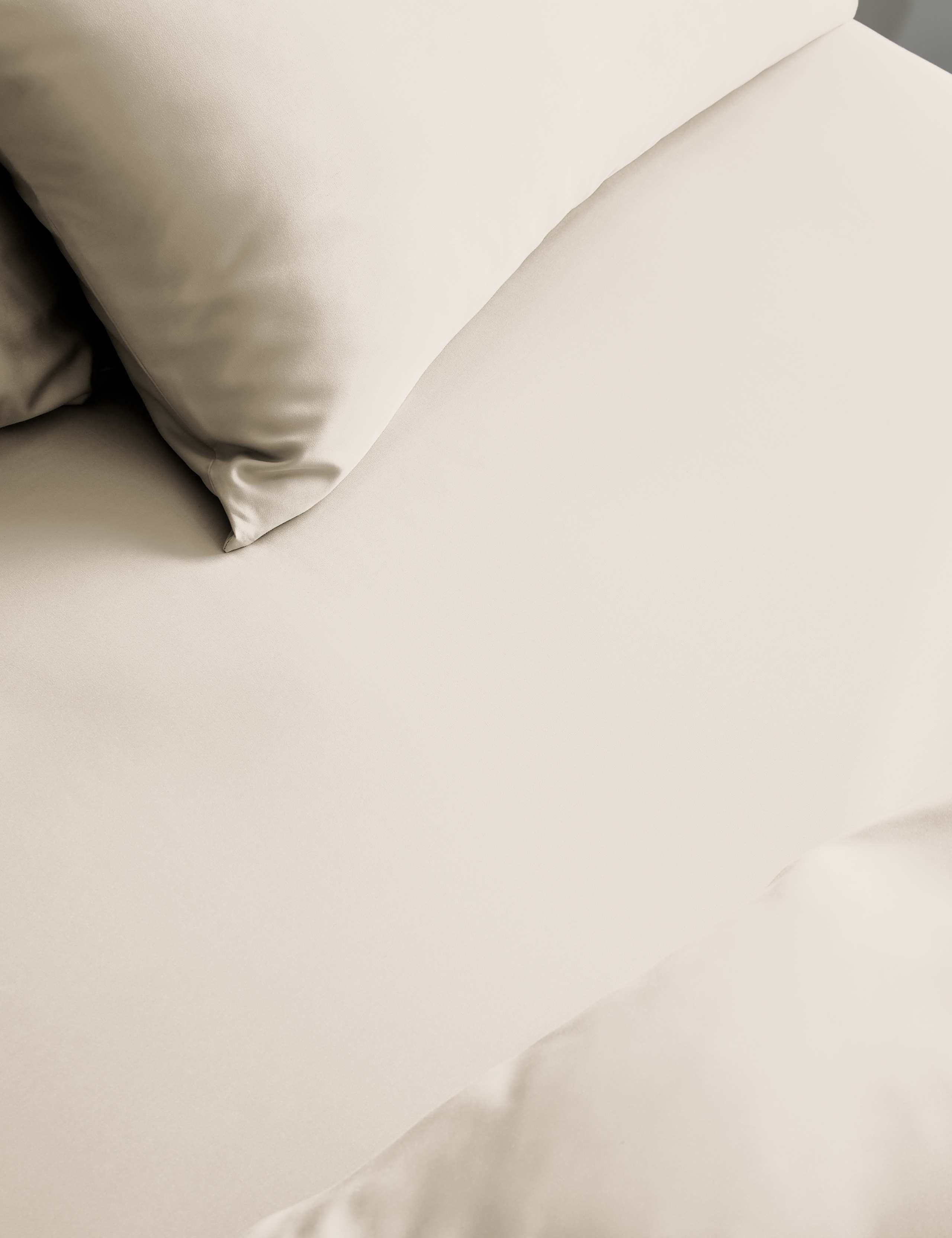The Ultimate Soft & Silky Multi-Depth Fitted Sheet 1 of 3