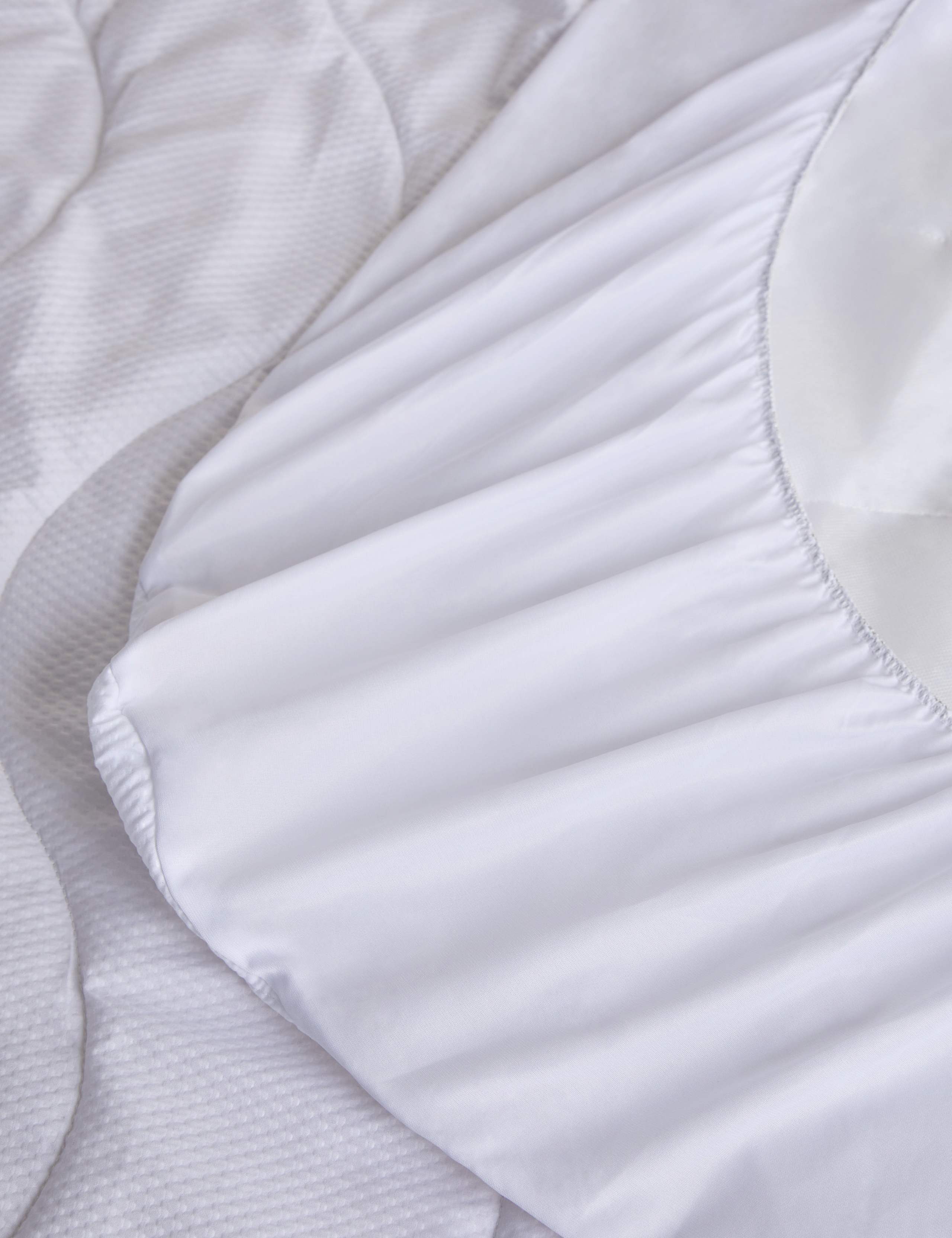 Guest Essentials Mattress Protector 4 of 4