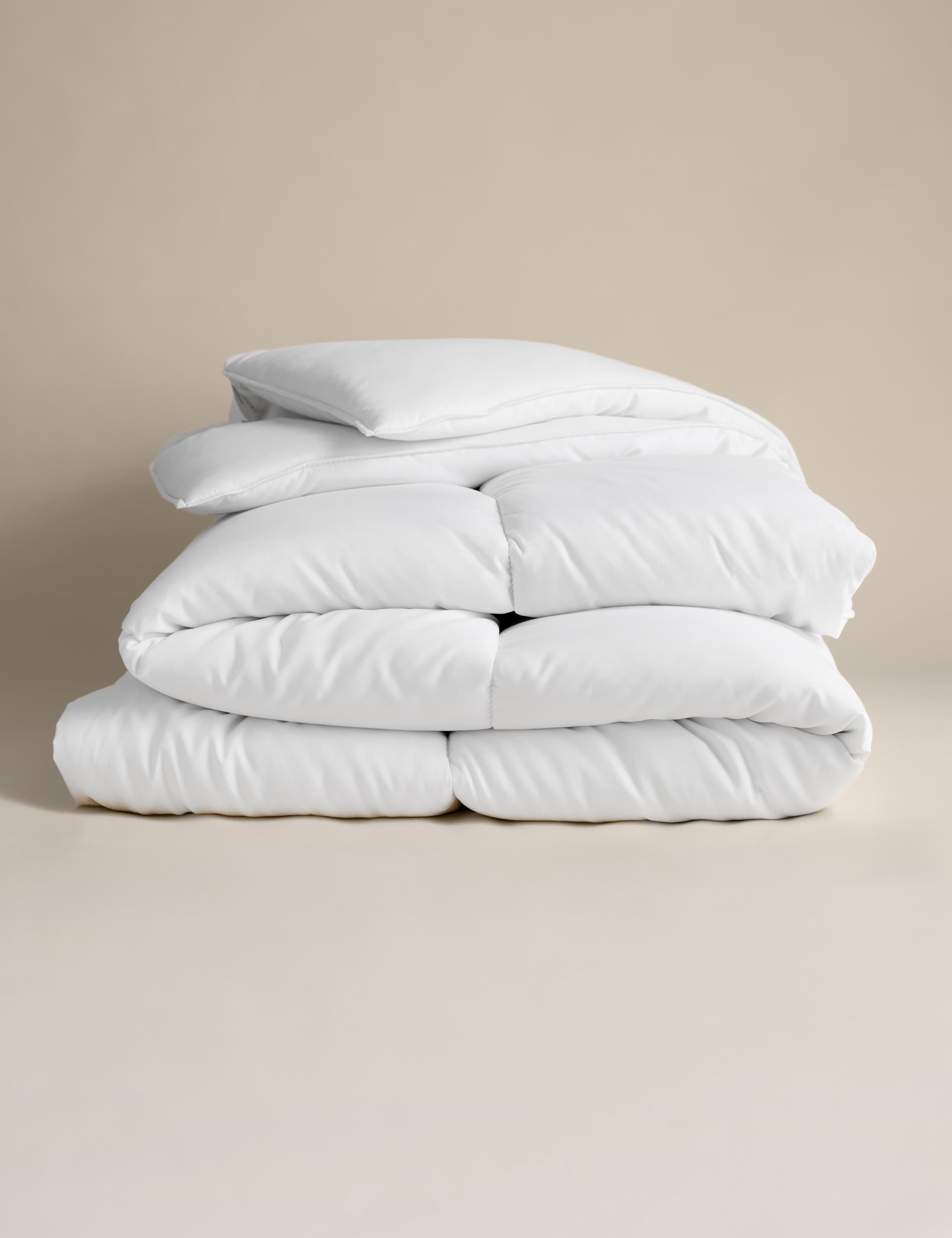 Smart Wash & Dry Anti Allergy 13.5 Tog Duvet 2 of 4