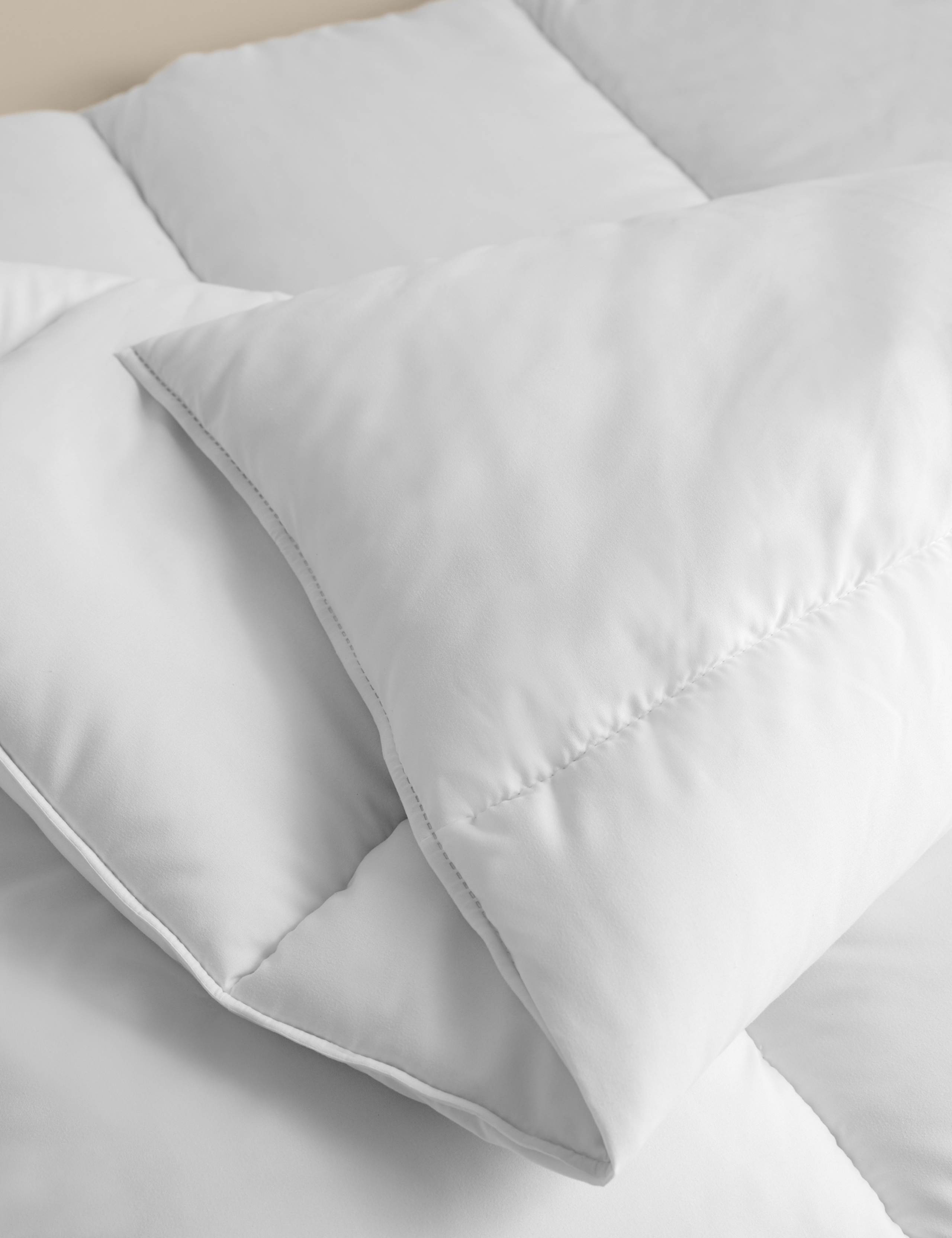 Smart Wash & Dry Anti Allergy 13.5 Tog Duvet 3 of 4