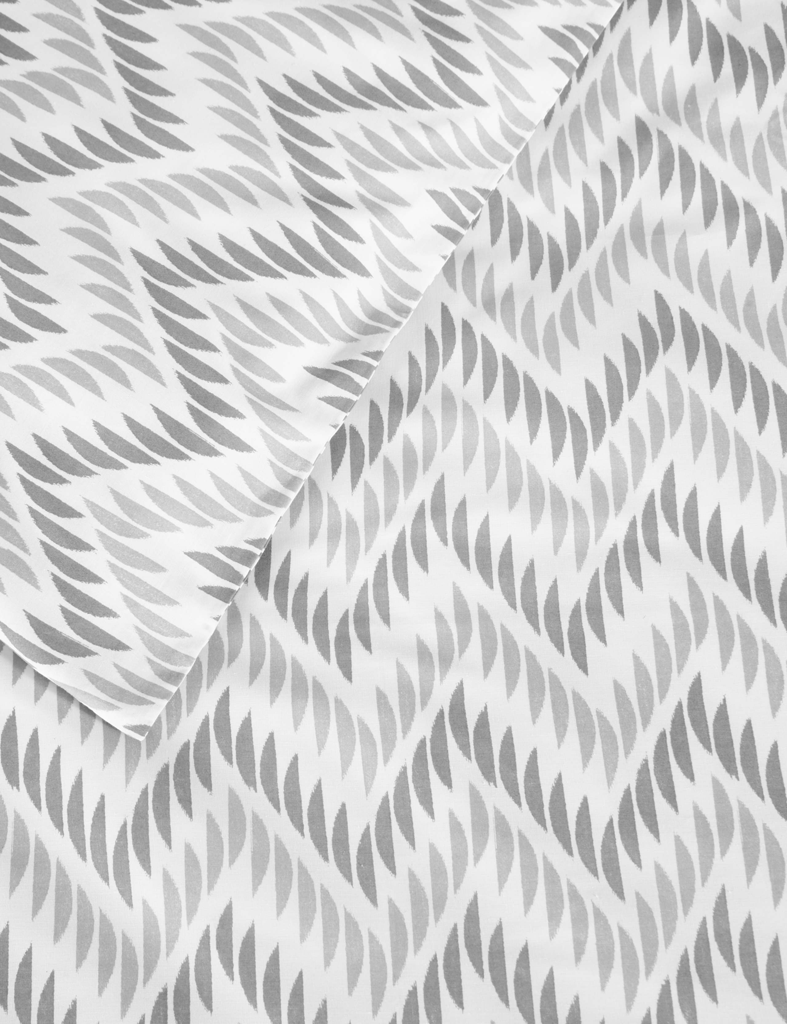 Bold Geo Bedding Set 4 of 5