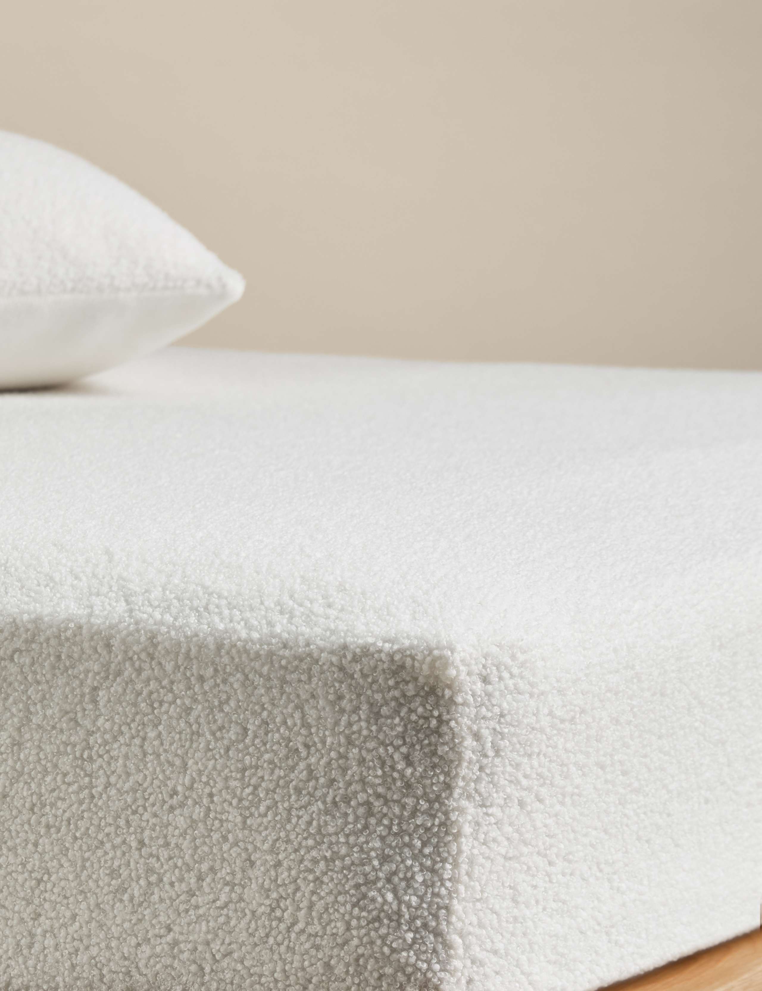 Cosy Fleece Deep Fitted Sheet 1 of 2