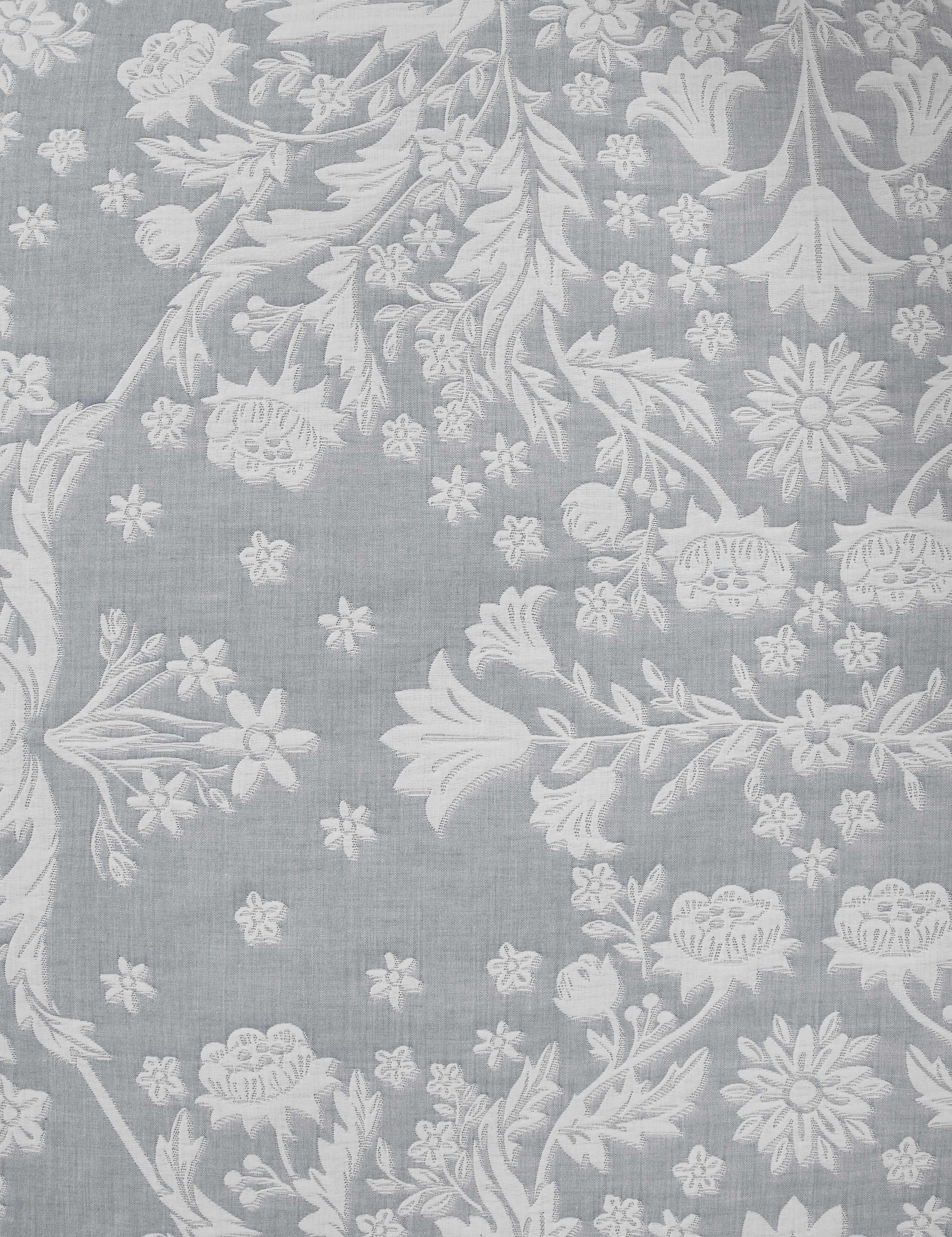 Casual Floral Jacquard Bedding Set 5 of 5