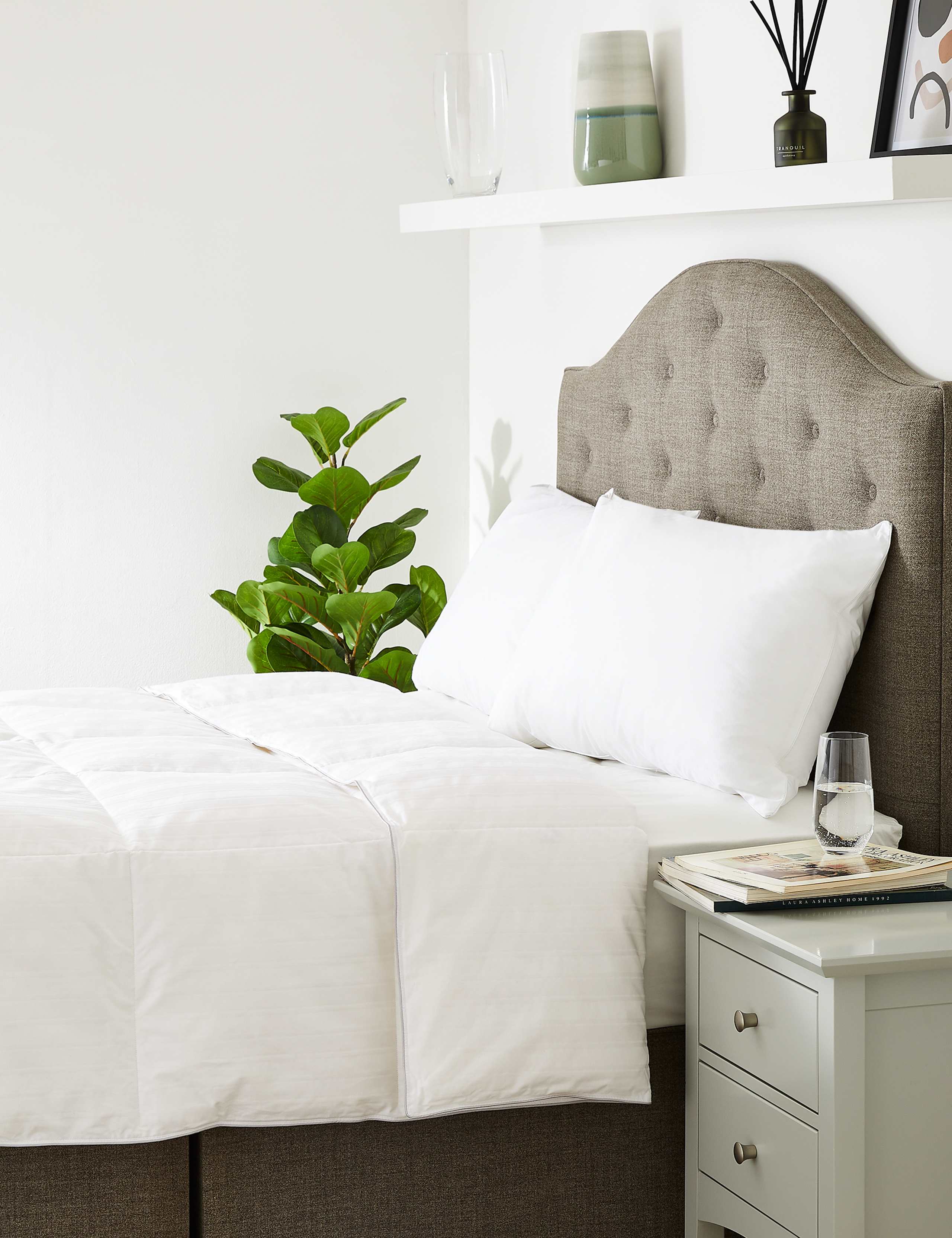 Luxury Hungarian Goose Down 4.5 Tog Duvet 1 of 5