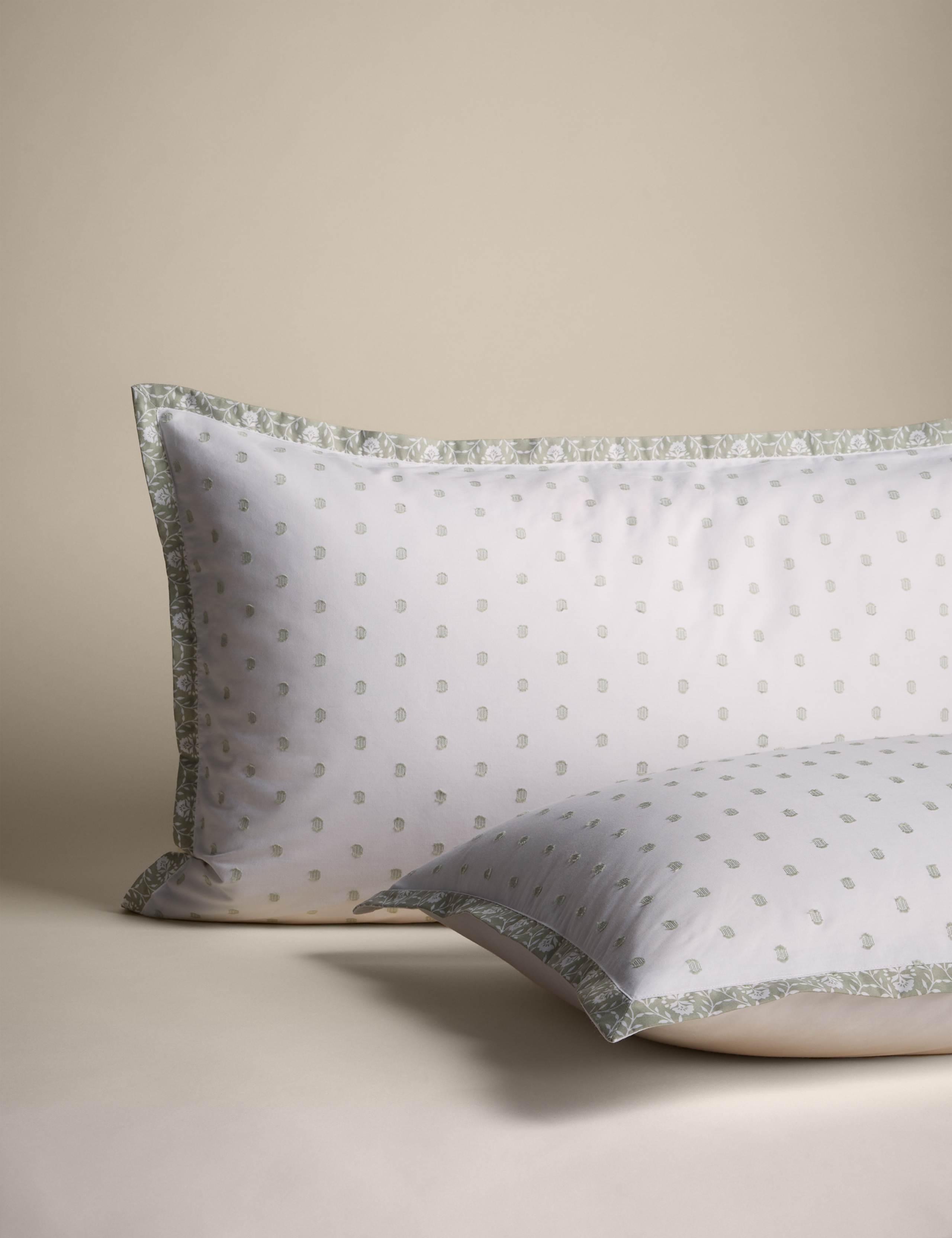 Pure Cotton Spotty Jacquard Bedding Set 3 of 5