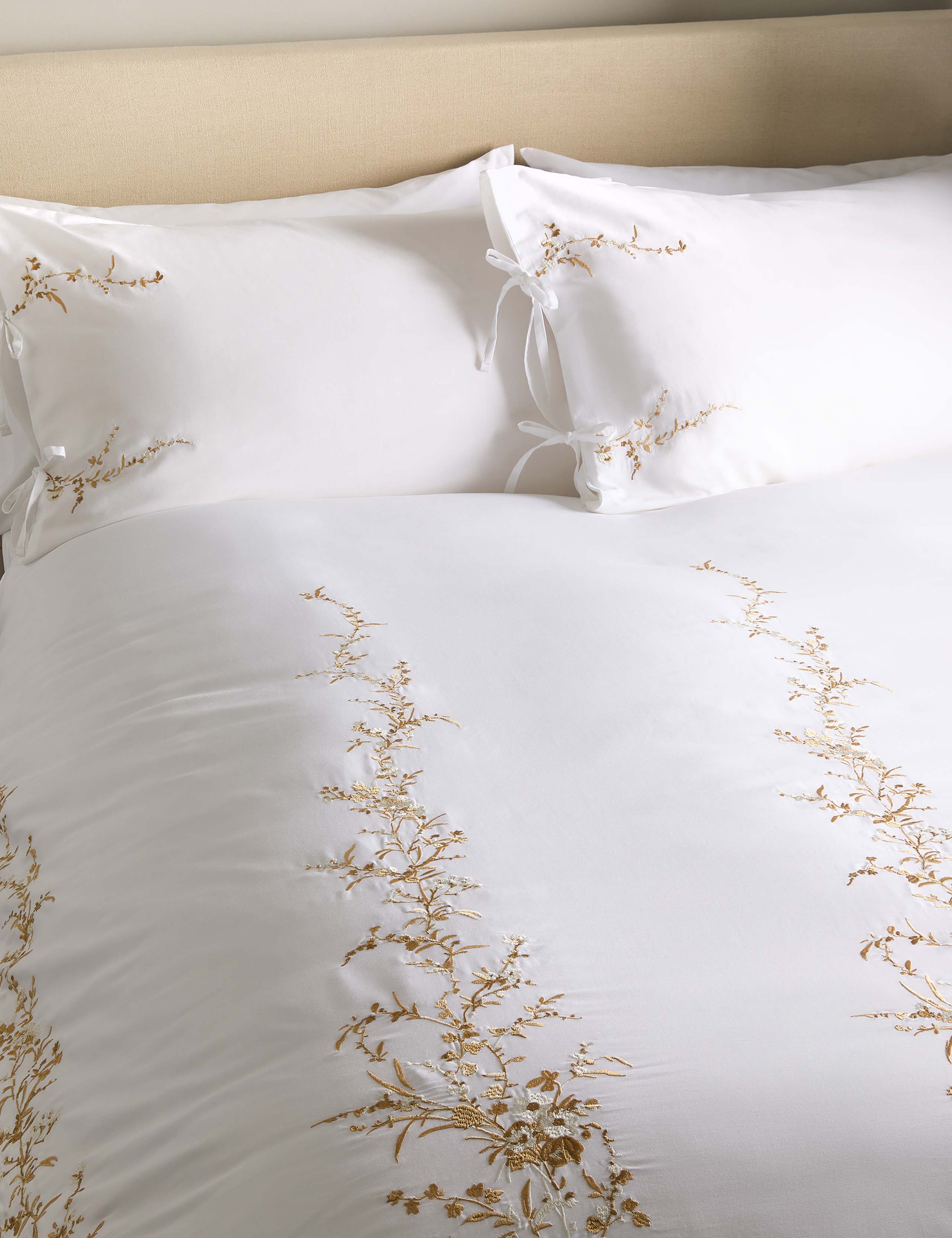 Pure Cotton Tamsin Trailing Blossom Bedding Set 1 of 7