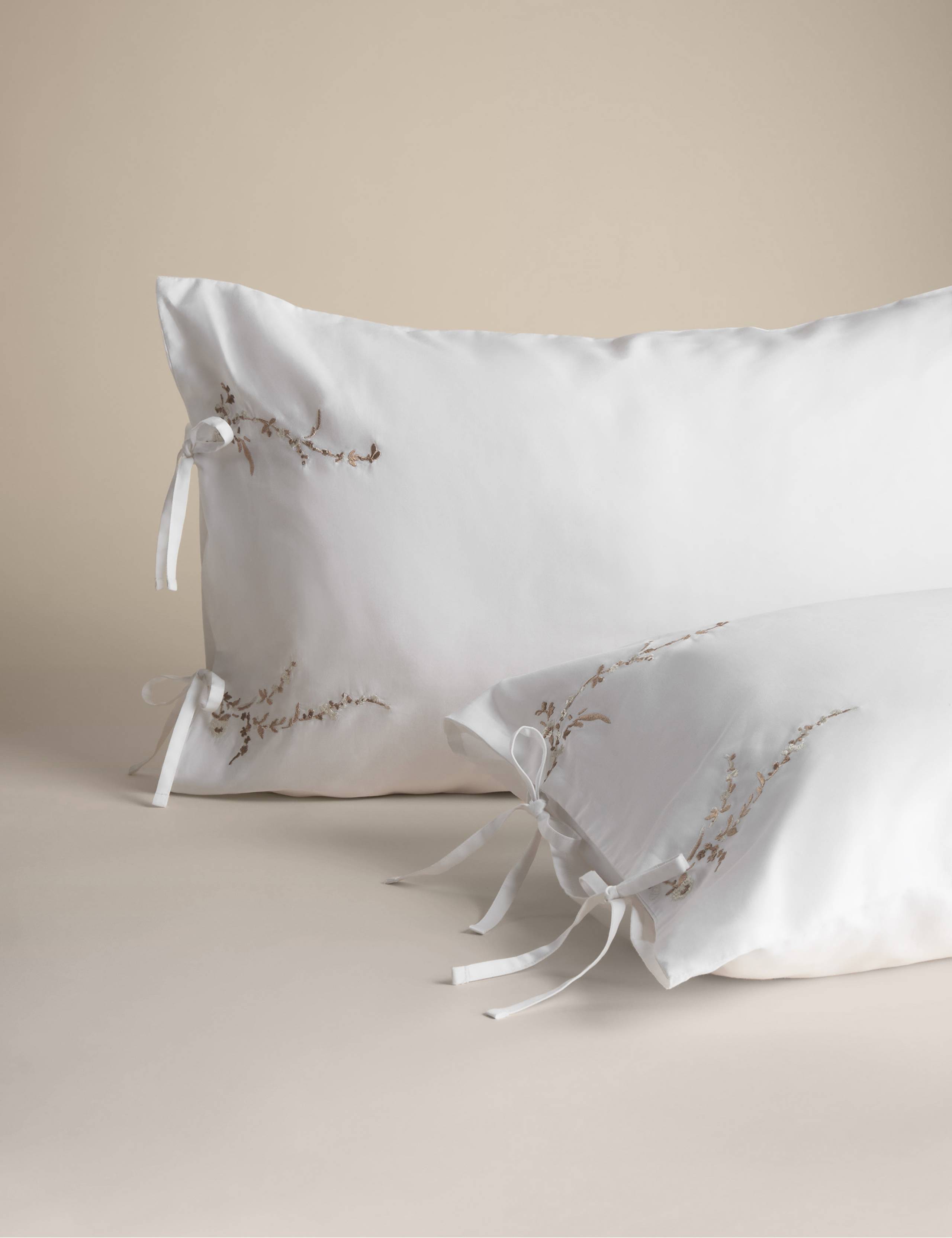 Pure Cotton Tamsin Trailing Blossom Bedding Set 3 of 7