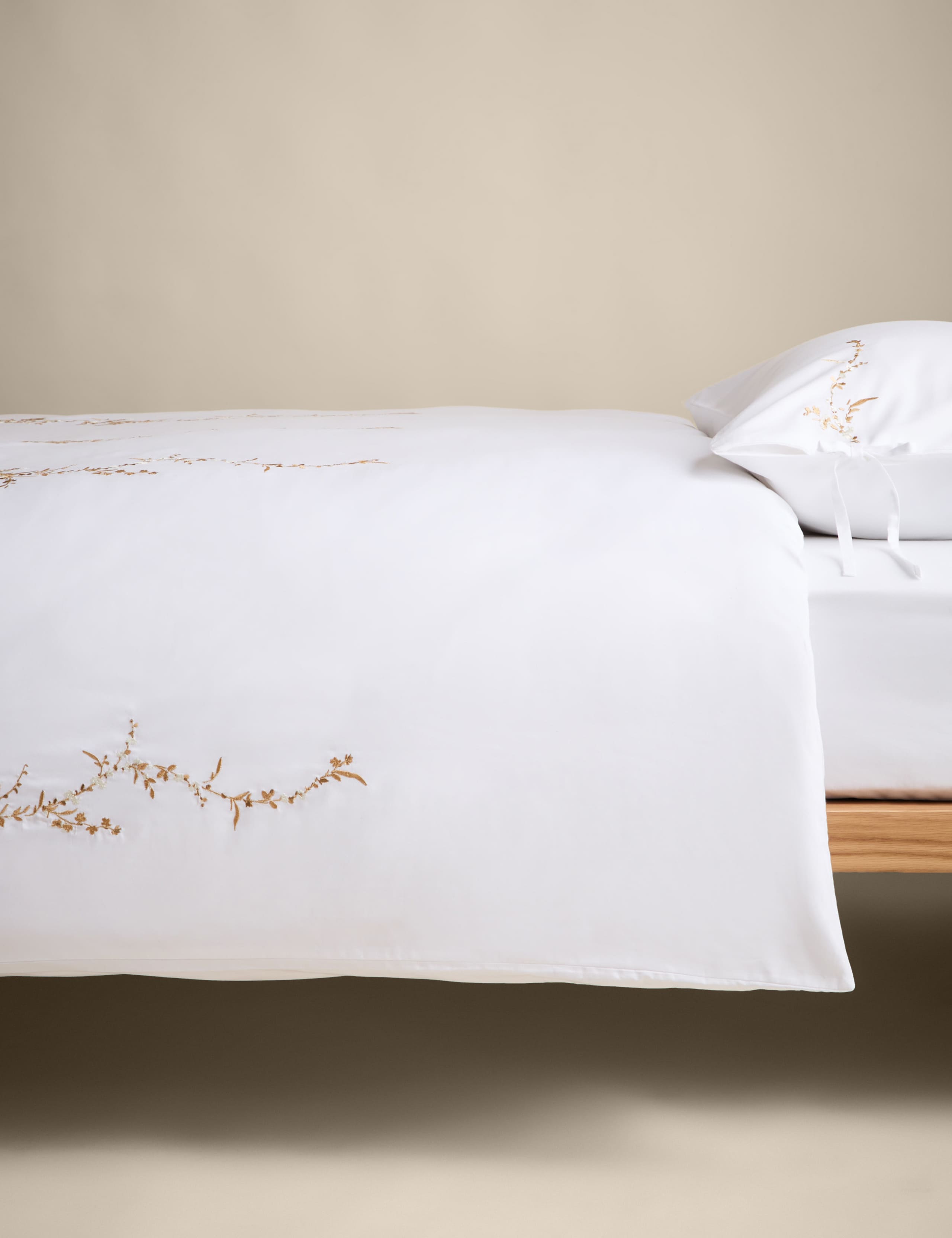 Pure Cotton Tamsin Trailing Blossom Bedding Set 5 of 7