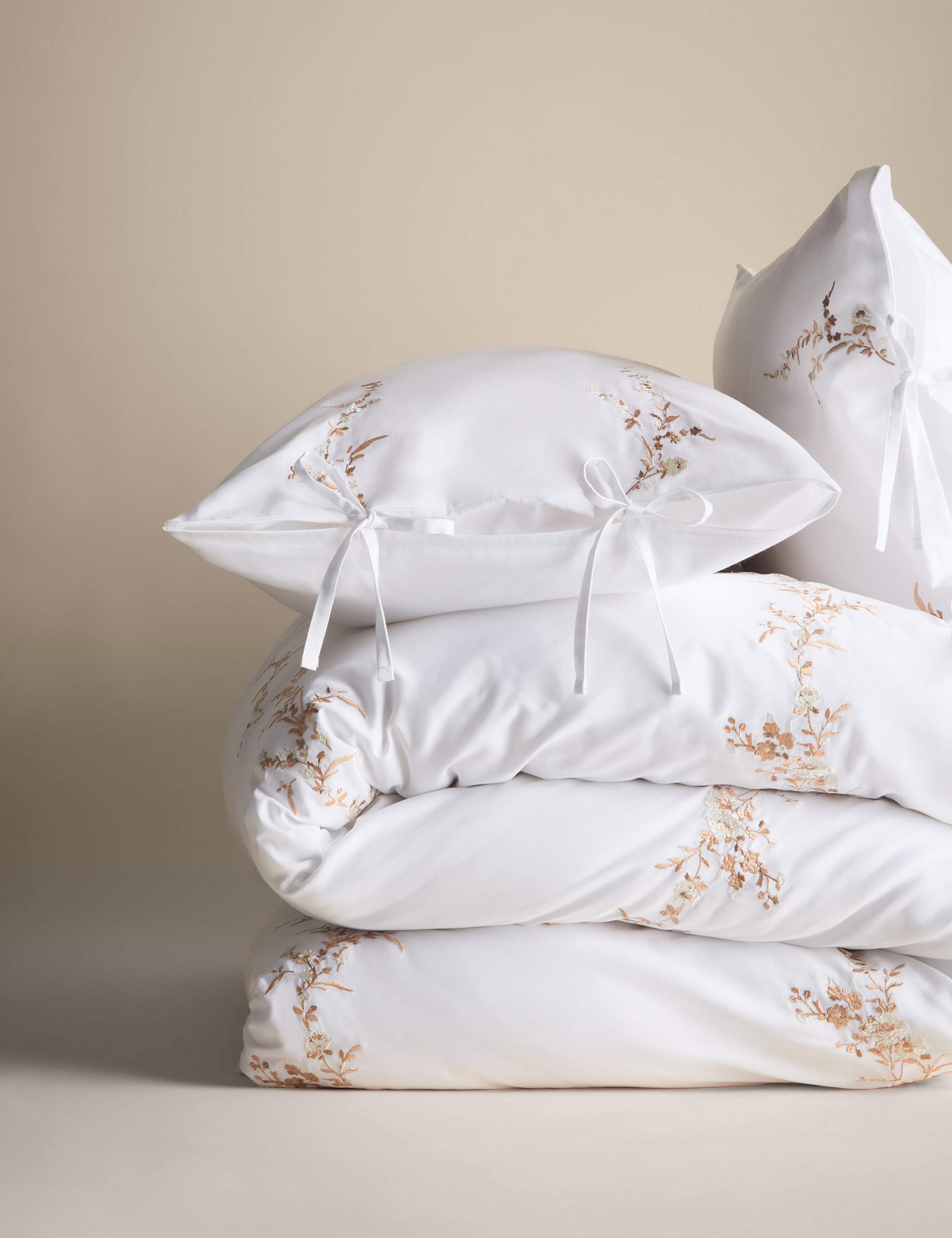 Pure Cotton Tamsin Trailing Blossom Bedding Set 2 of 7